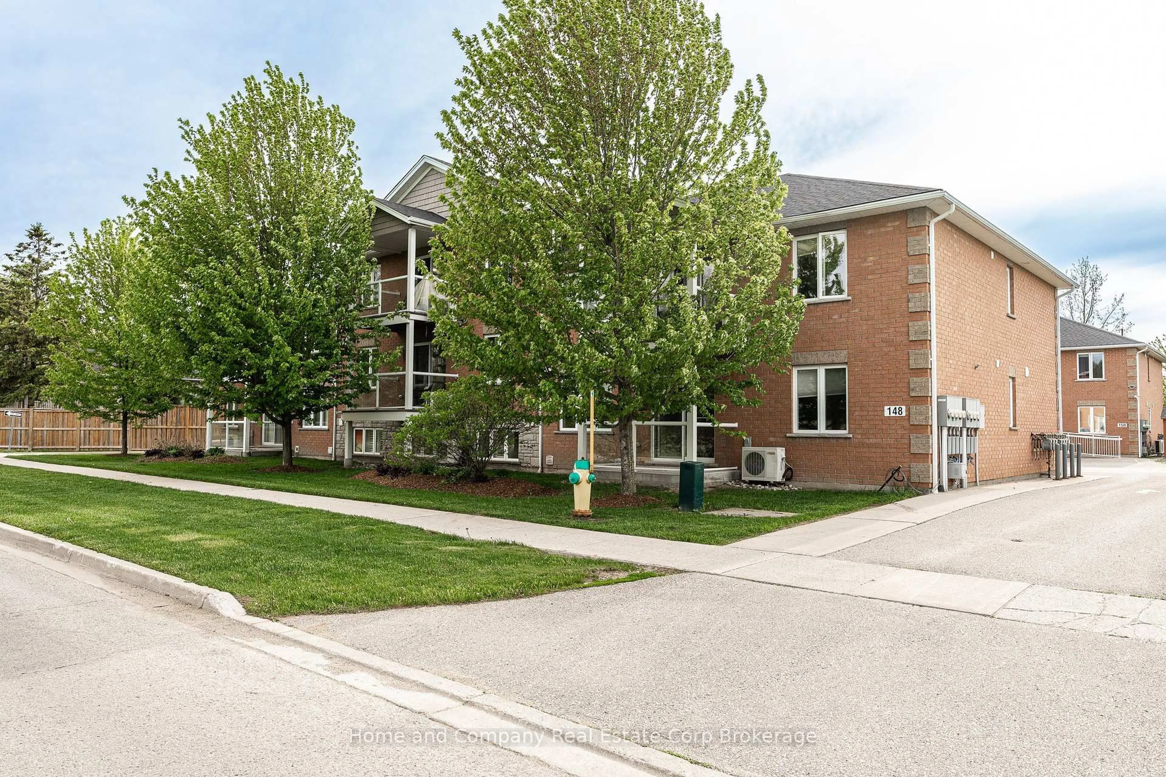 A pic from outside/outdoor area/front of a property/back of a property/a pic from drone, street for 148 Borden St #4, Stratford Ontario N5A 0G1