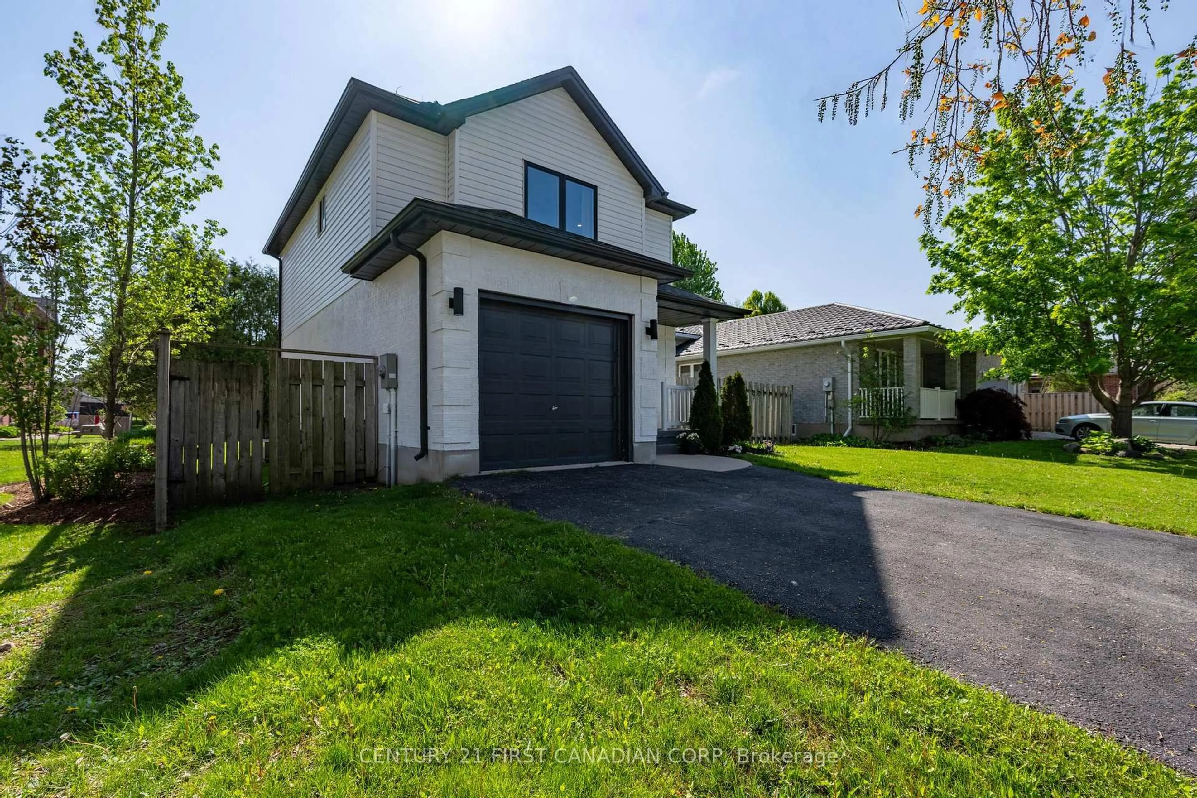 A pic from outside/outdoor area/front of a property/back of a property/a pic from drone, street for 168 Gibson Cres, Lucan Biddulph Ontario N0M 2J0