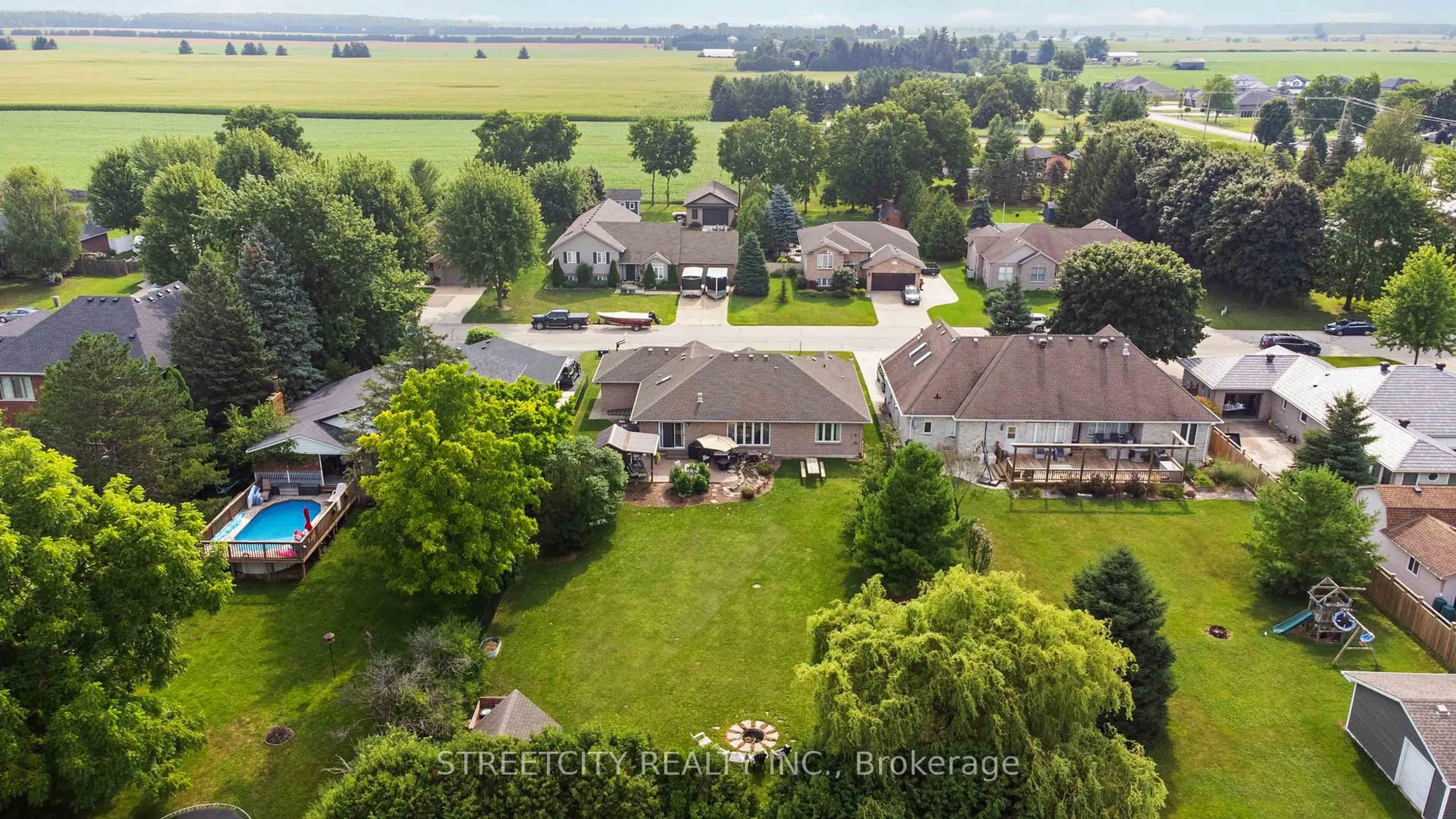 A pic from outside/outdoor area/front of a property/back of a property/a pic from drone, unknown for 727 Norman St, Plympton-Wyoming Ontario N0N 1T0
