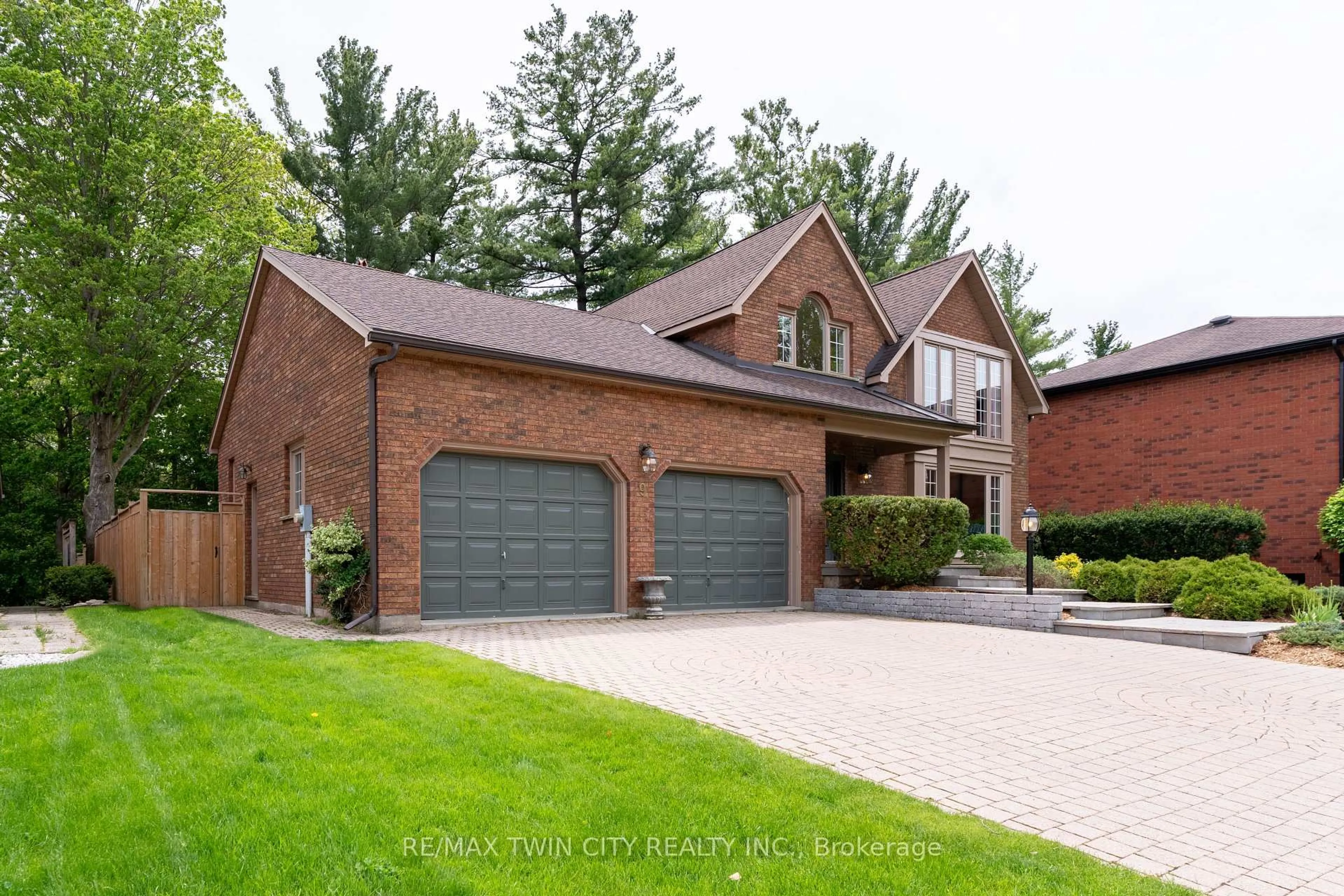 Home with brick exterior material, street for 9 Scarfe Gdns, Brantford Ontario N3T 6B2