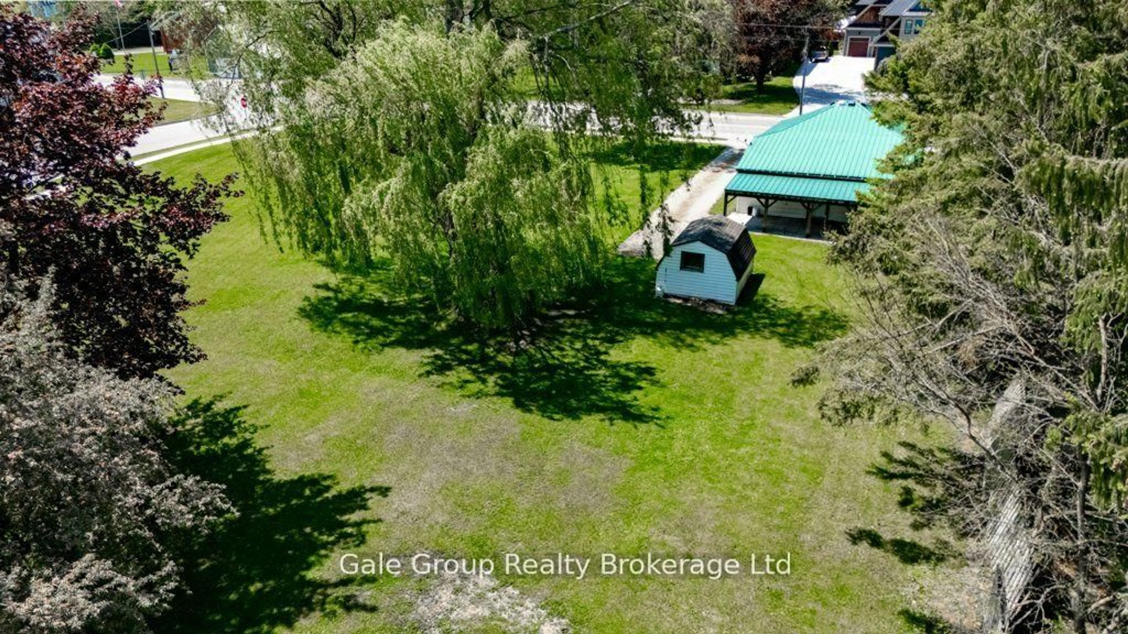 A pic from outside/outdoor area/front of a property/back of a property/a pic from drone, unknown for 83 Blandford St, East Zorra-Tavistock Ontario N0J 1M0