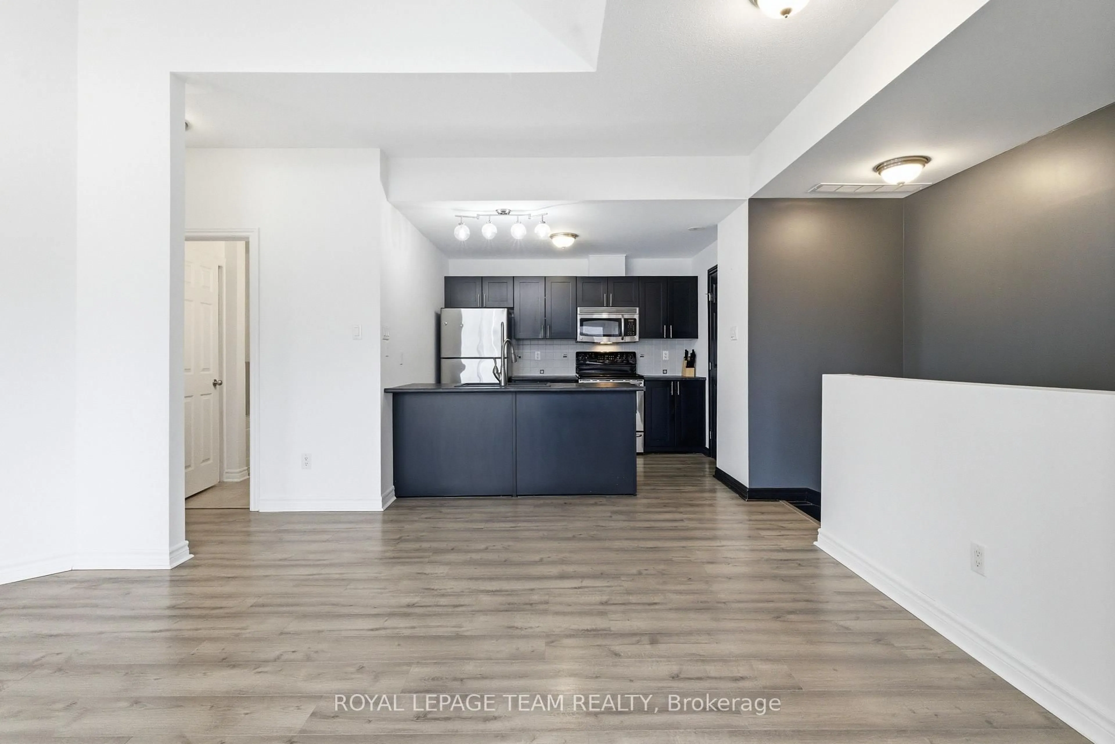 Open concept kitchen, unknown for 769 Cedar Creek Dr #I, Ottawa Ontario K1T 0B3
