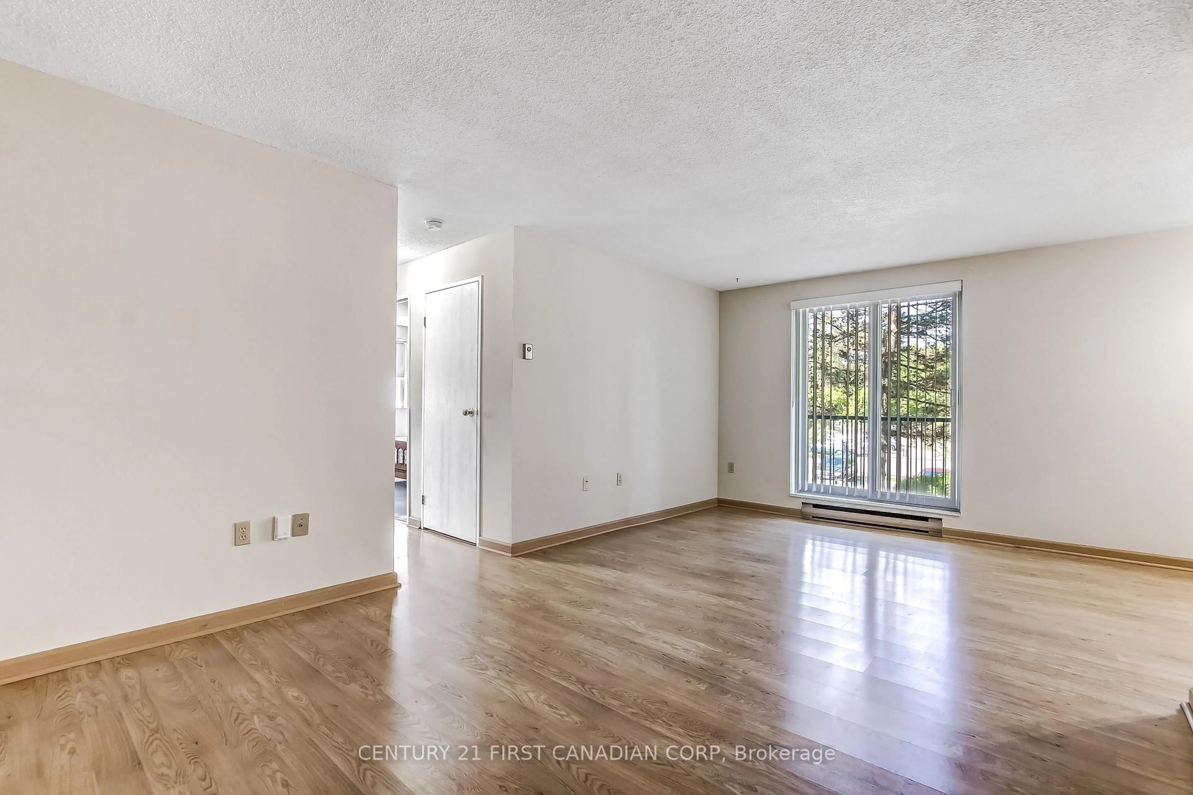 A pic of a room for 986 Huron St #204, London East Ontario N5Y 5E4
