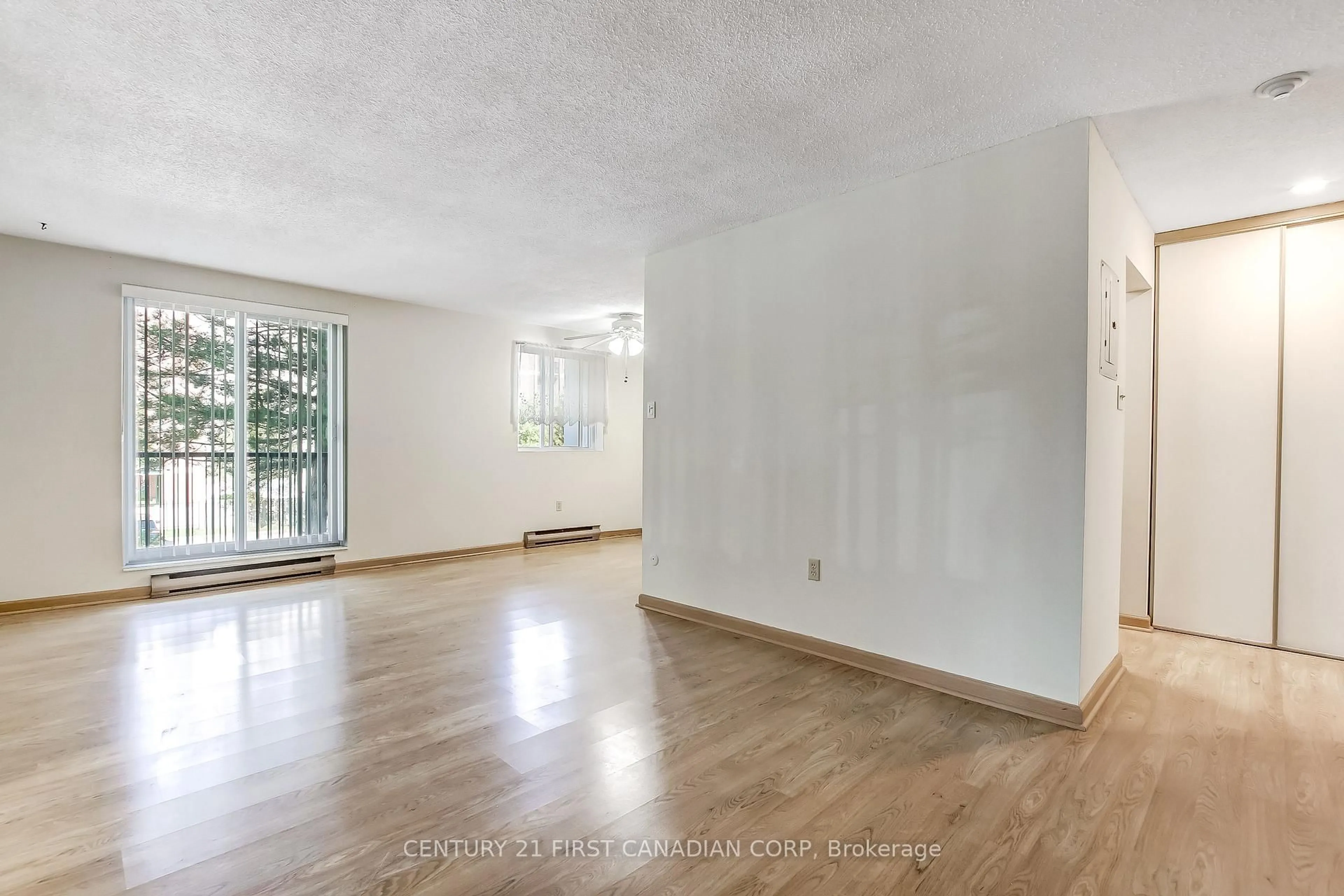 A pic of a room for 986 Huron St #204, London East Ontario N5Y 5E4