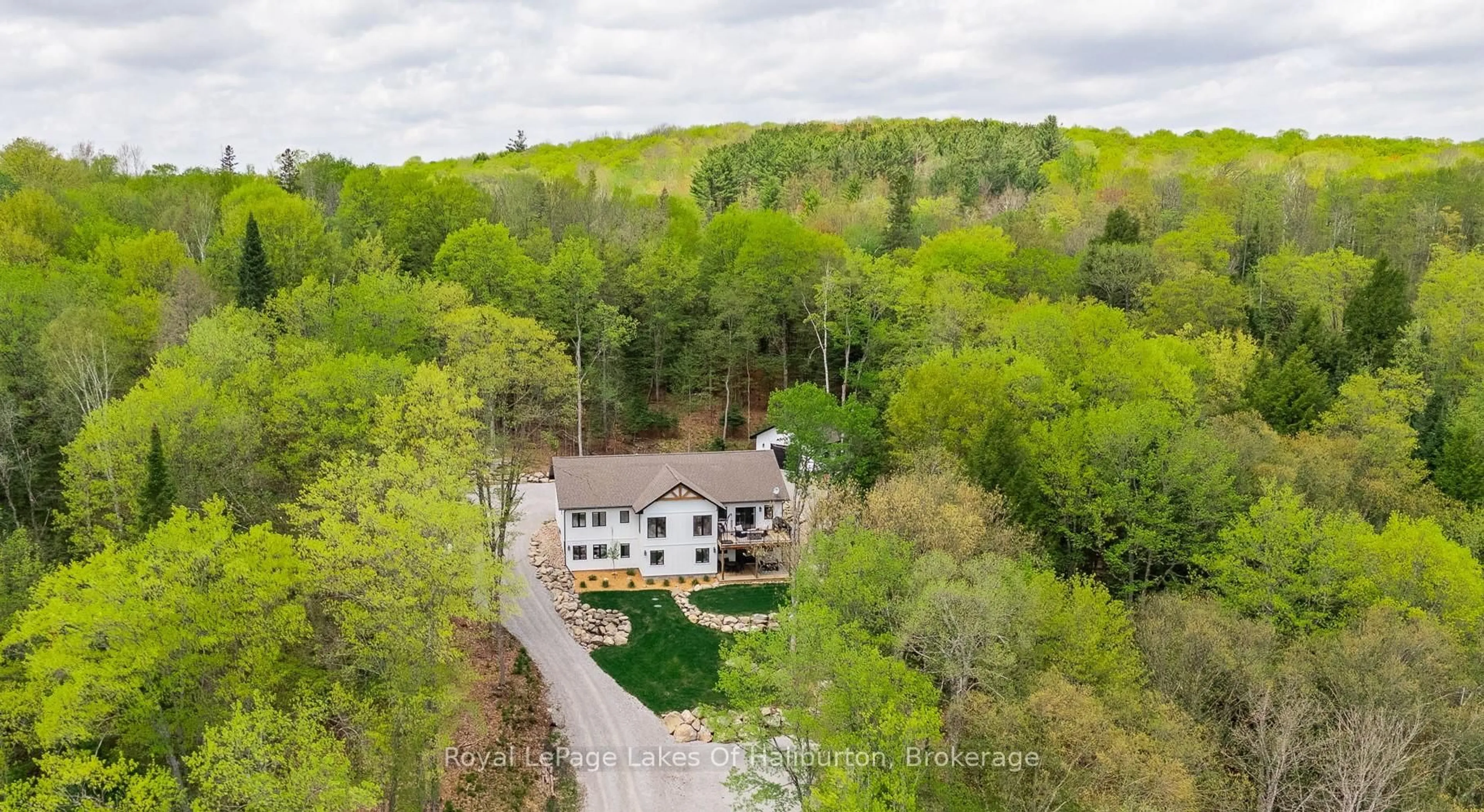 A pic from outside/outdoor area/front of a property/back of a property/a pic from drone, unknown for 51 Glebe Rd, Dysart et al Ontario K0M 1S0