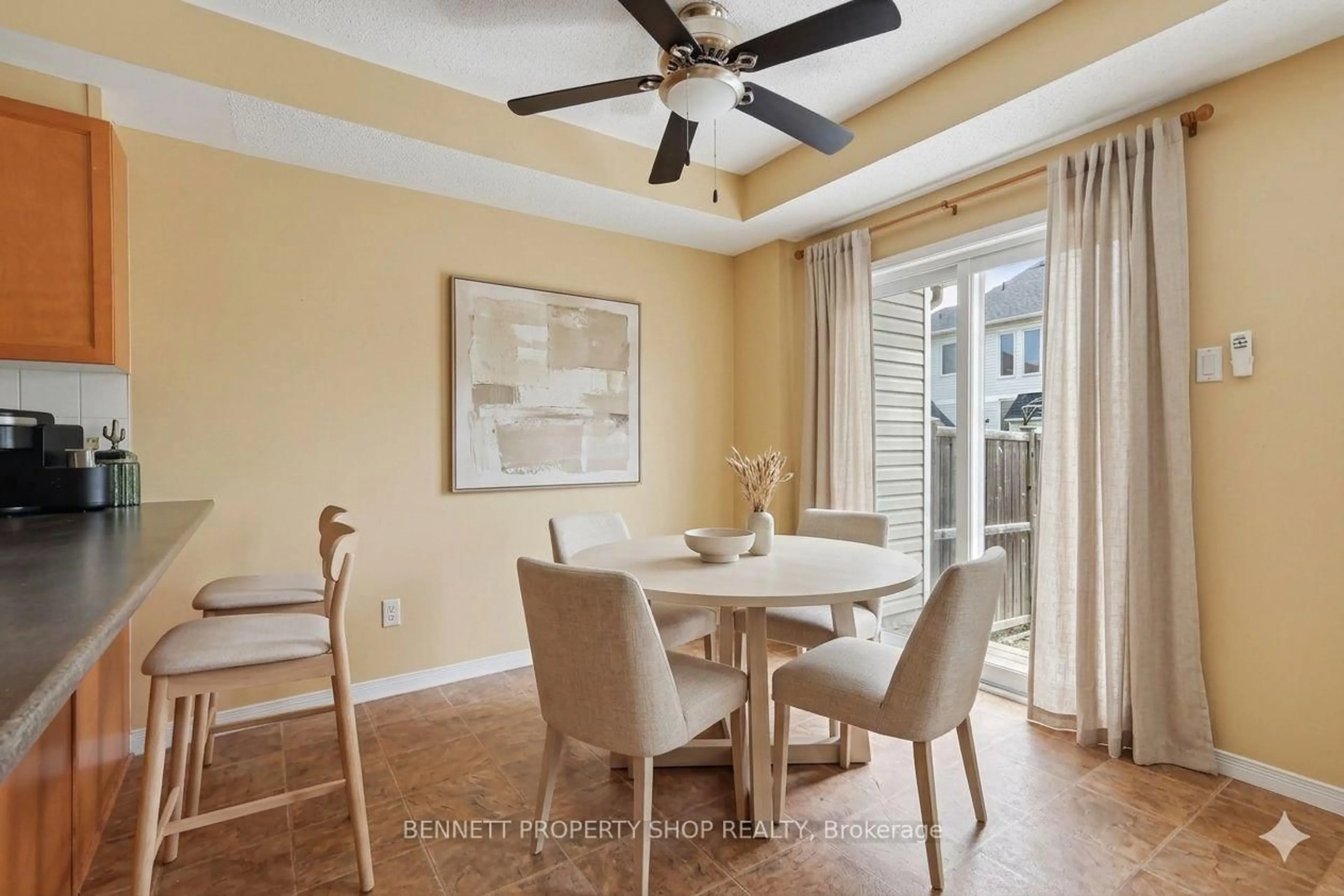 Dining room, ceramic/tile floor for 183 Destiny Private, Ottawa Ontario K4A 0K6