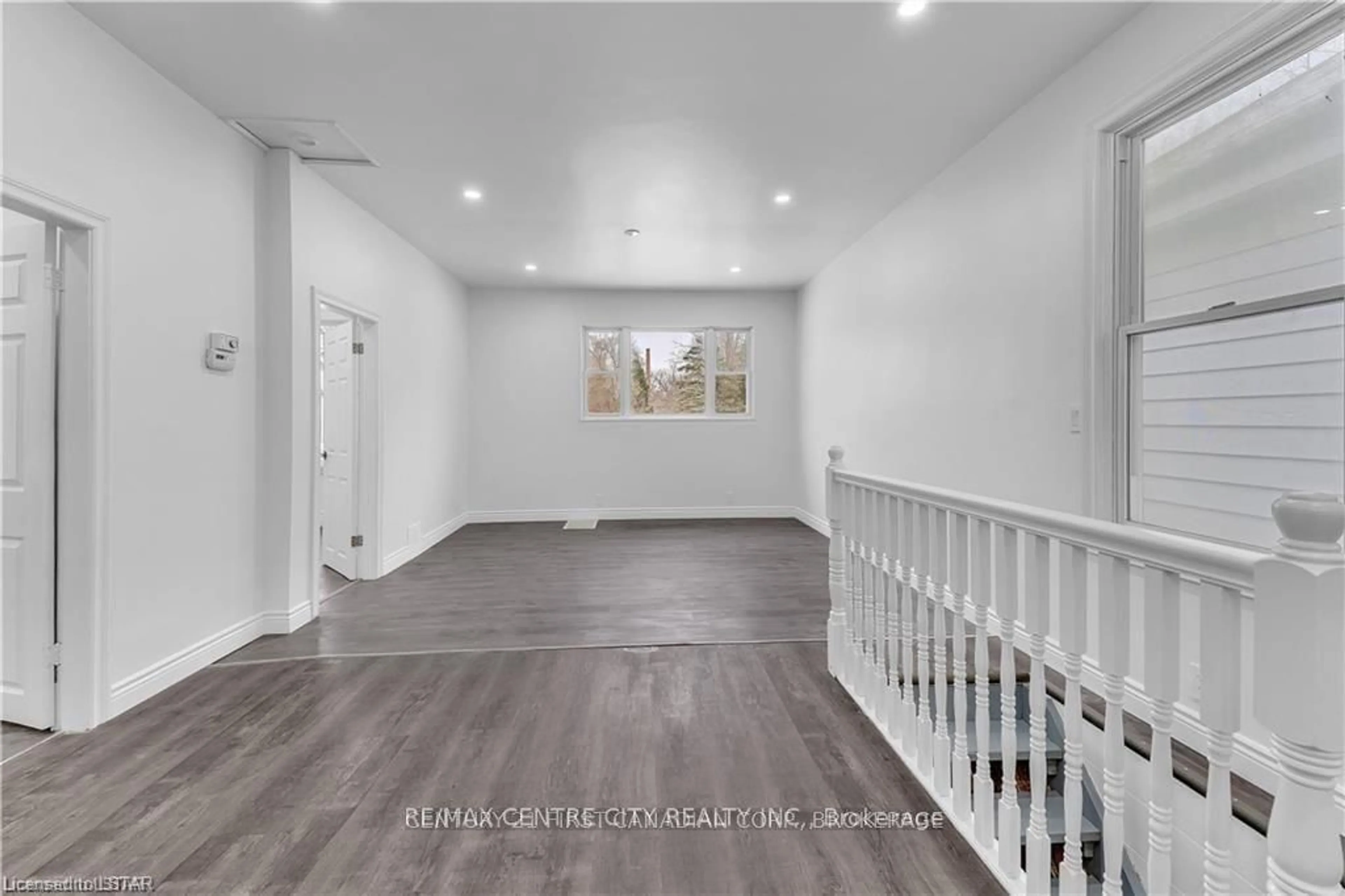 Indoor entryway for 55 Ada St, London South Ontario N5Z 2X3