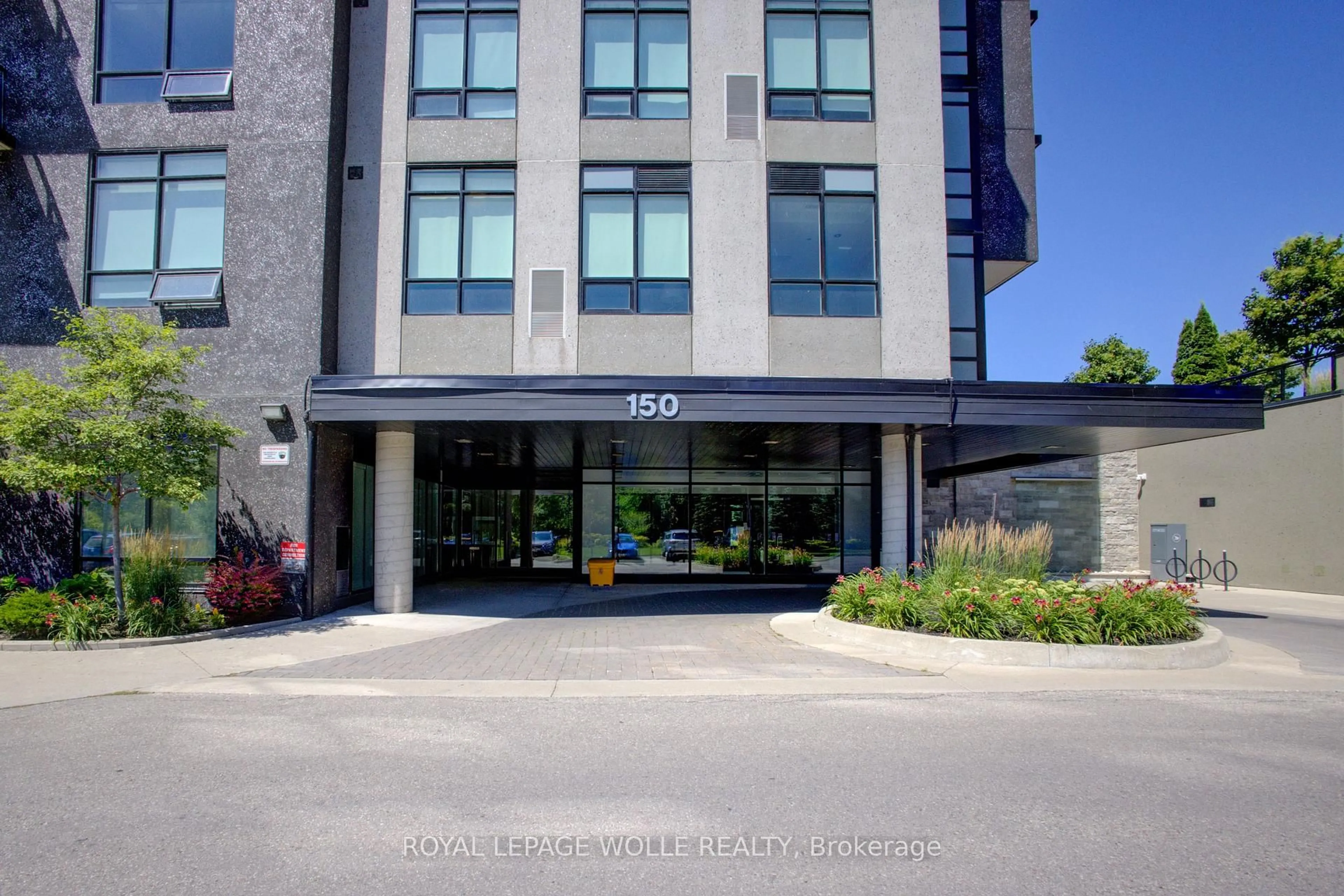 Indoor foyer for 150 Water St #1007, Waterloo Ontario N1R 0B5