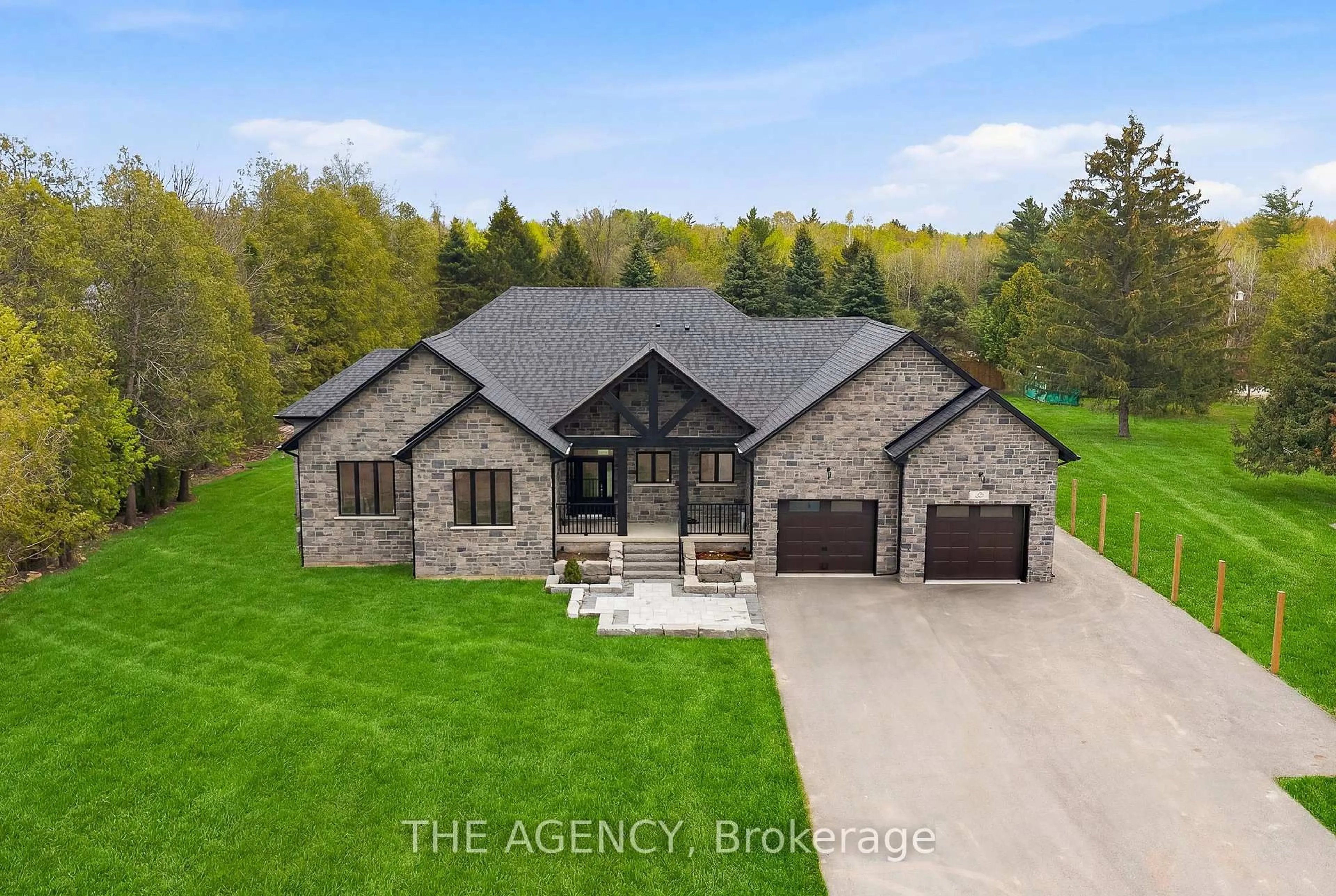 A pic from outside/outdoor area/front of a property/back of a property/a pic from drone, building for 75 Robinson Rd, Cambridge Ontario N1R 5S7