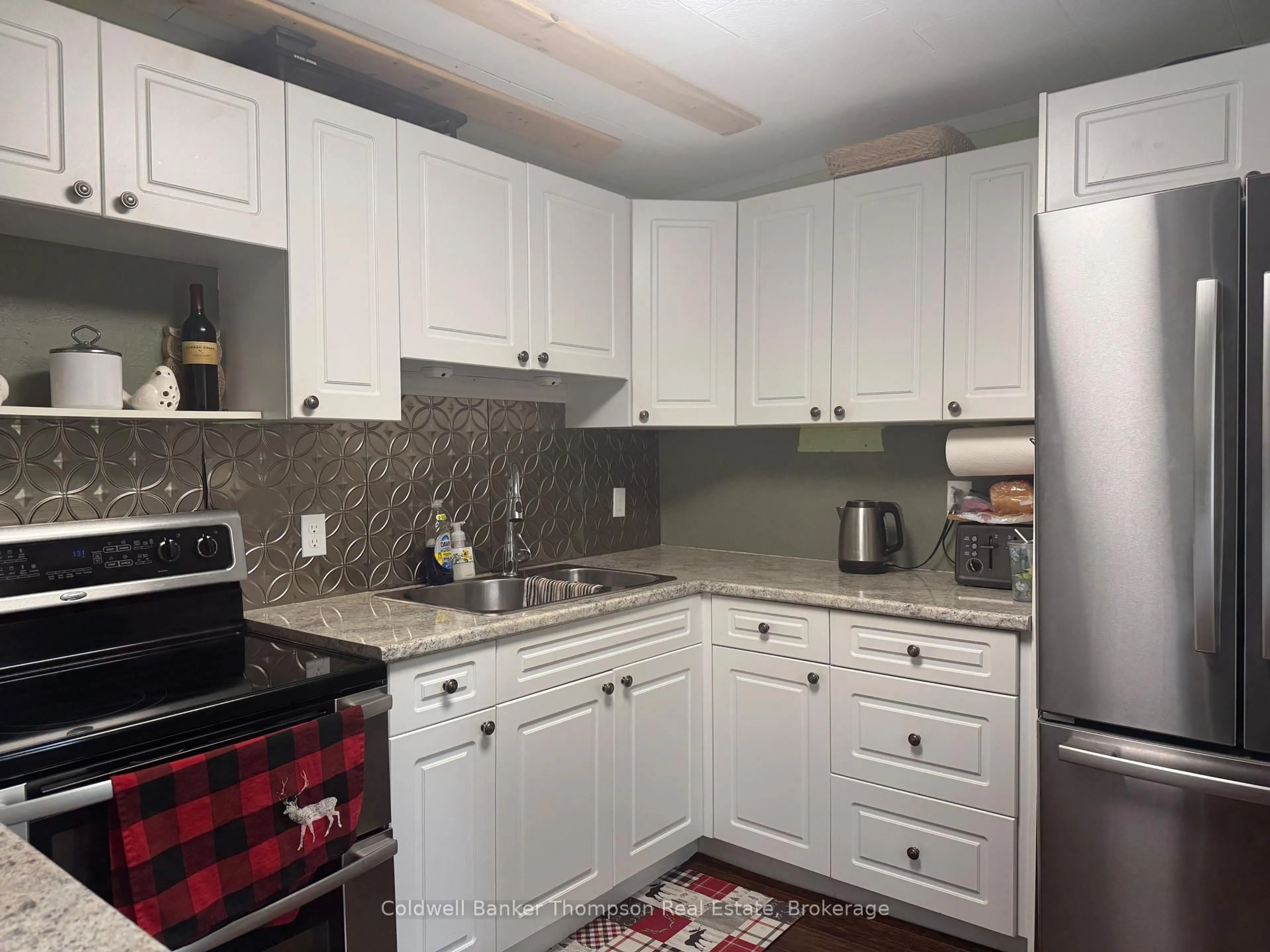 Standard kitchen, unknown for 233 Main St, Kearney Ontario P0A 1M0