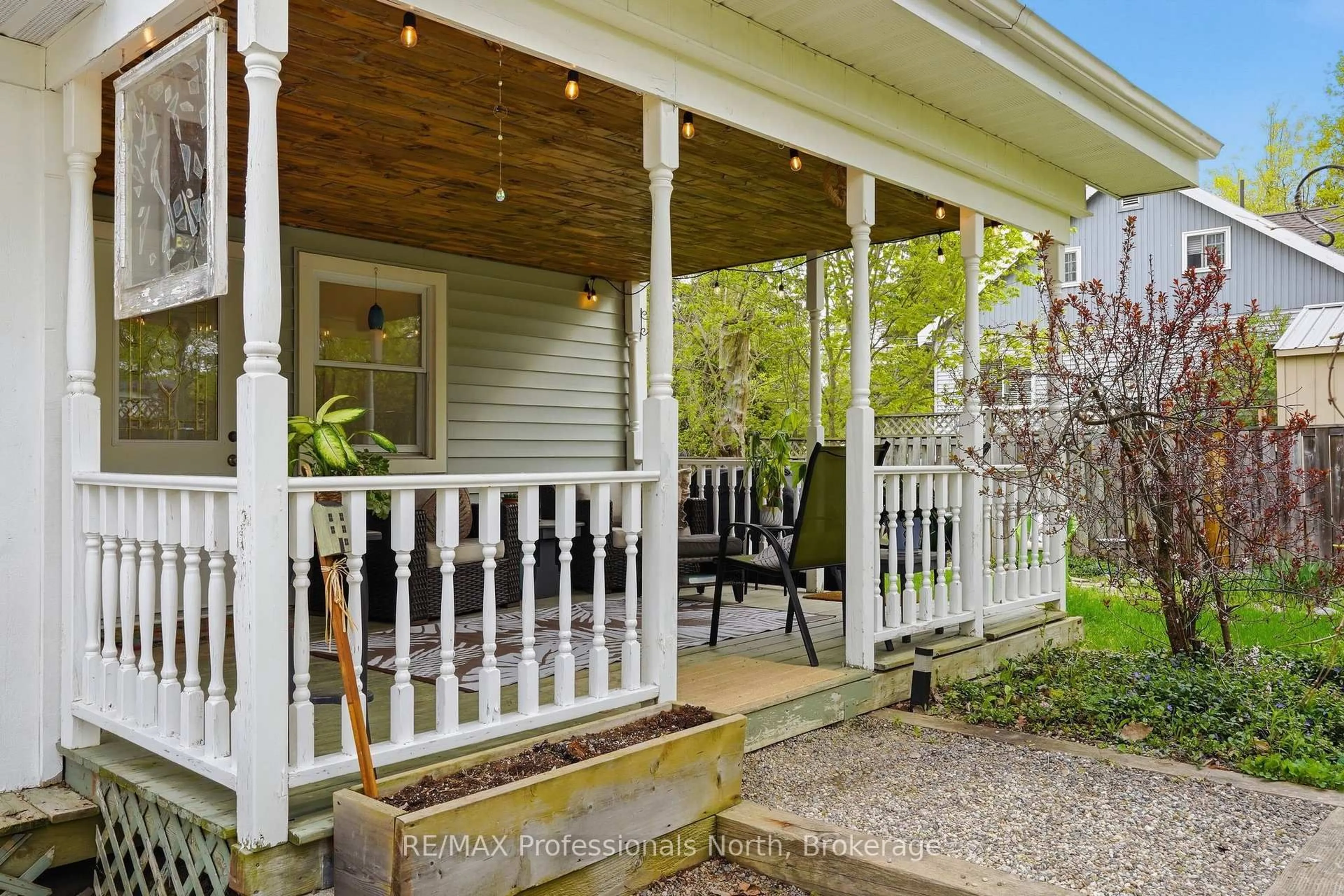 Patio, street for 67 YOUNG St, Bracebridge Ontario P1L 1G7