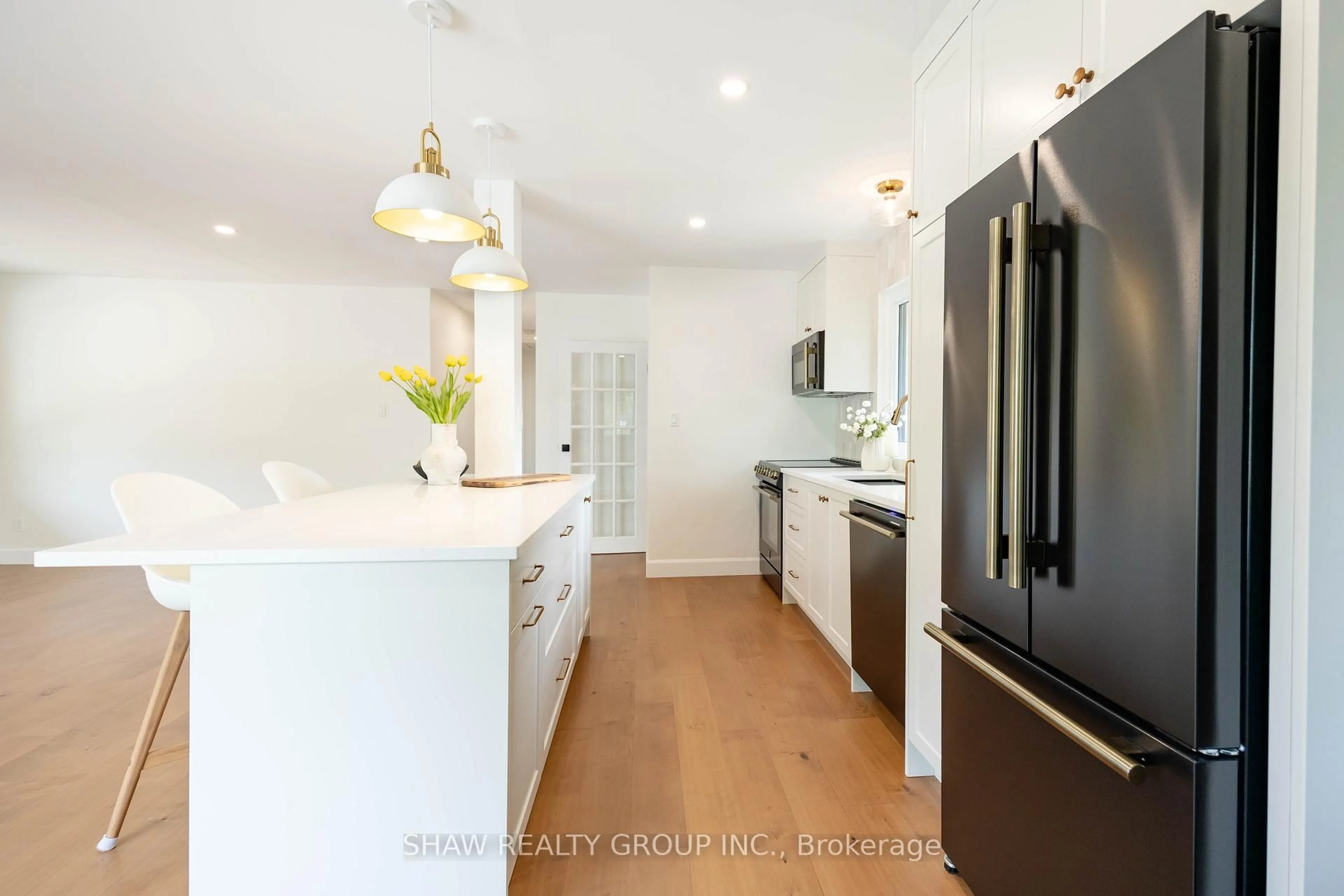 Contemporary kitchen, wood/laminate floor for 22 Charlotte Cres, Kitchener Ontario N2B 2K3