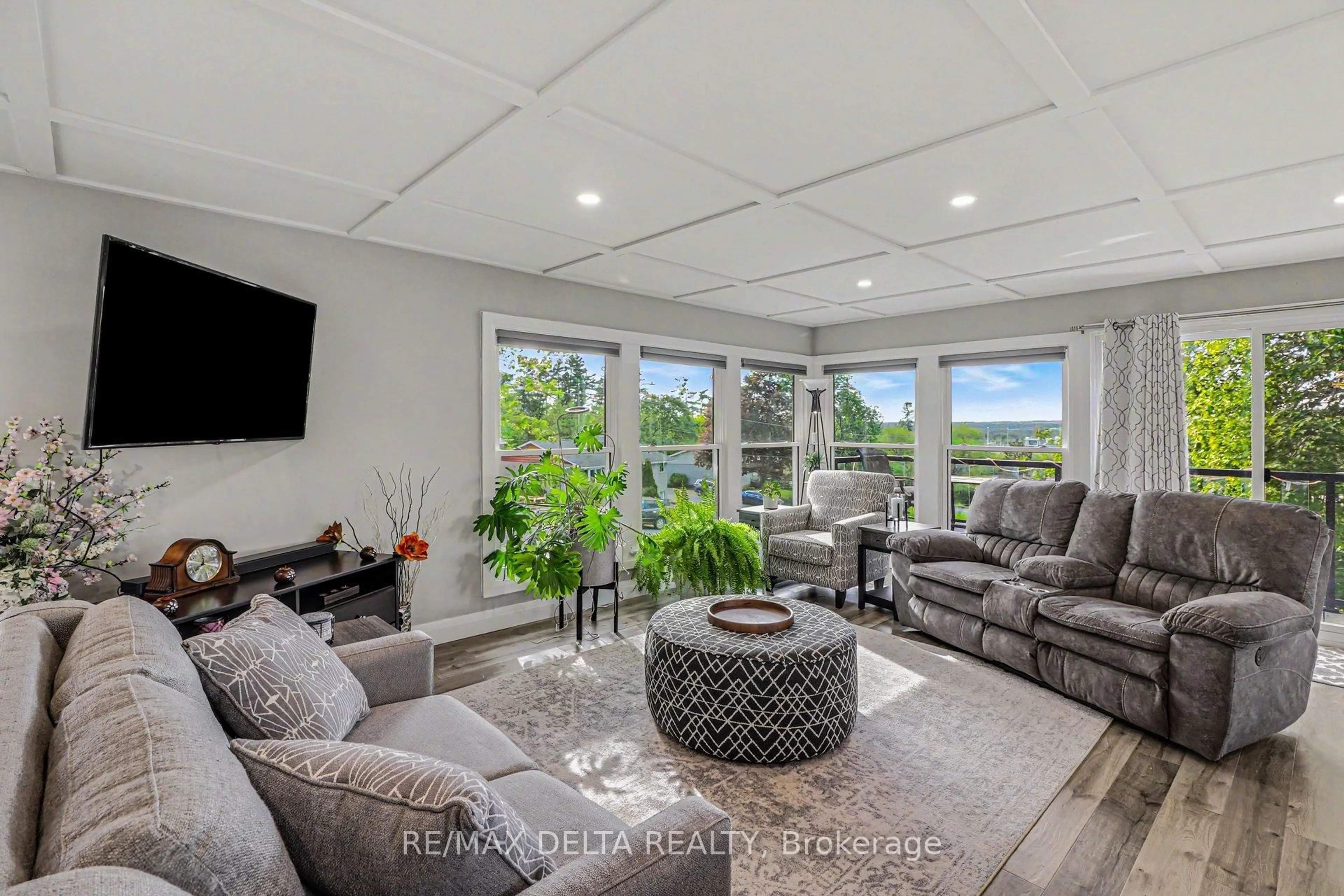 Living room with furniture, unknown for 1363 Gerald St, Ottawa Ontario K4A 3N2