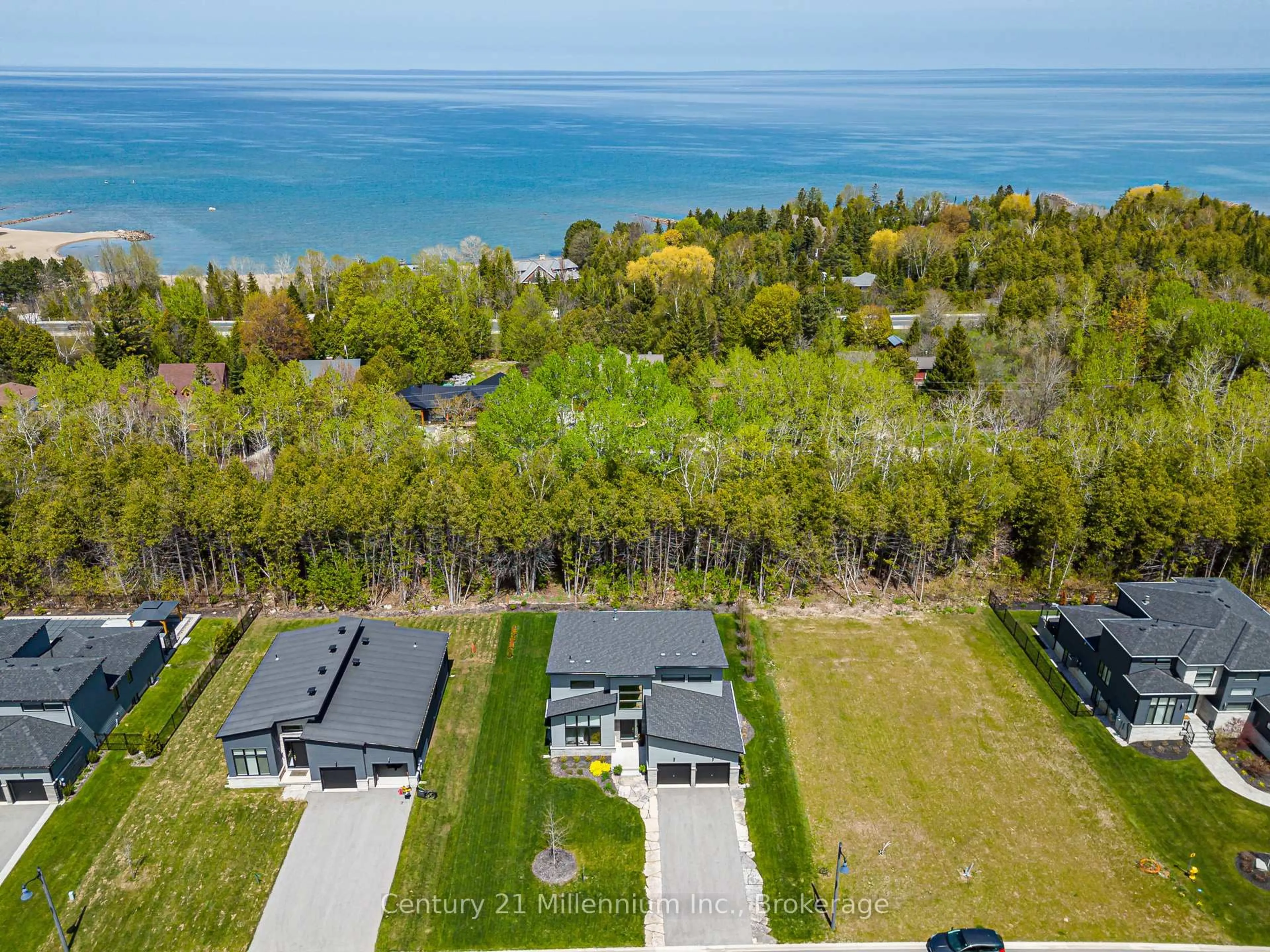 A pic from outside/outdoor area/front of a property/back of a property/a pic from drone, water/lake/river/ocean view for 113 Tekiah Rd, Blue Mountains Ontario N0H 1J0