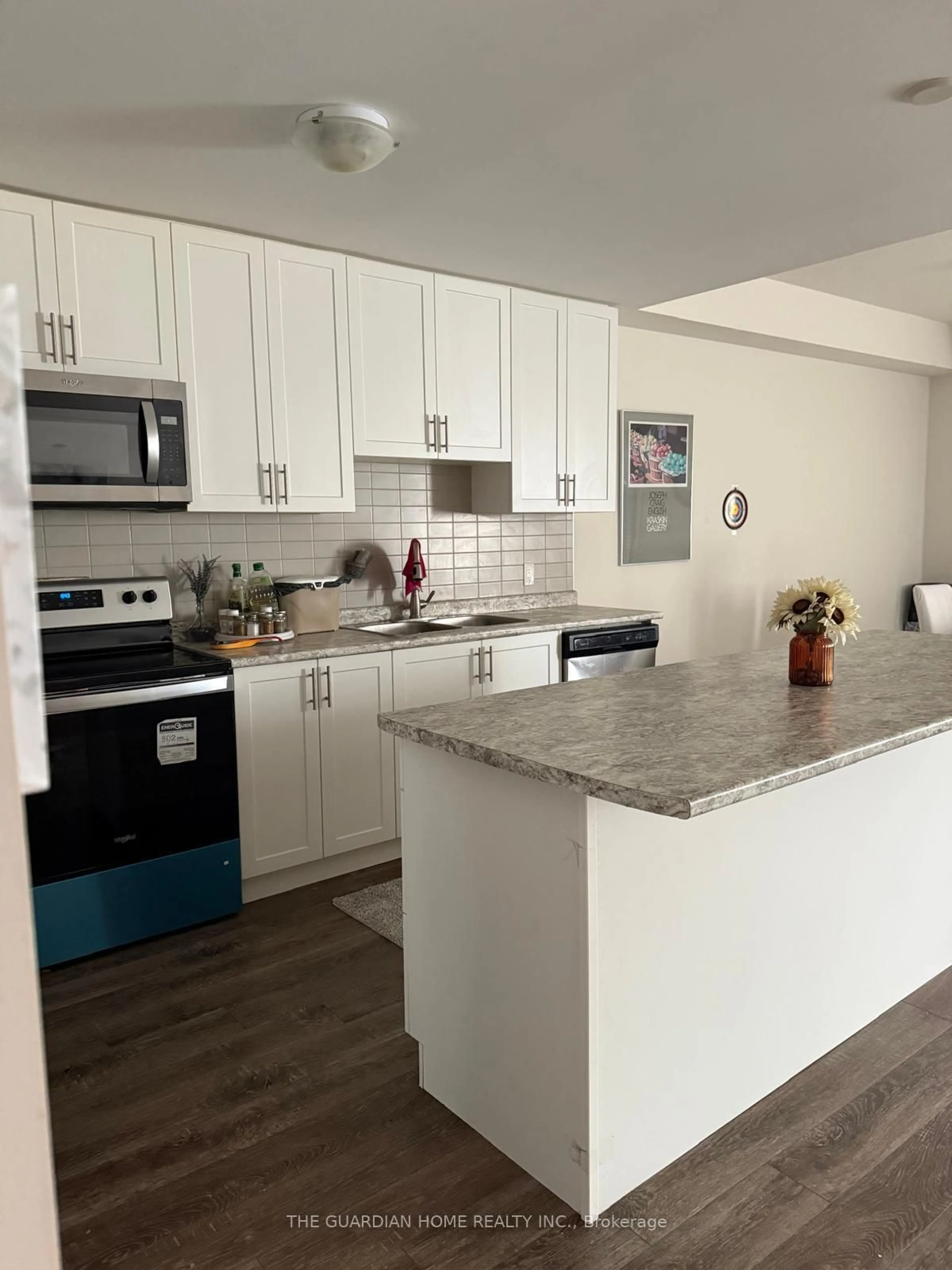 Open concept kitchen, unknown for 77 Diana Ave #70, Brantford Ontario N3T 0R6