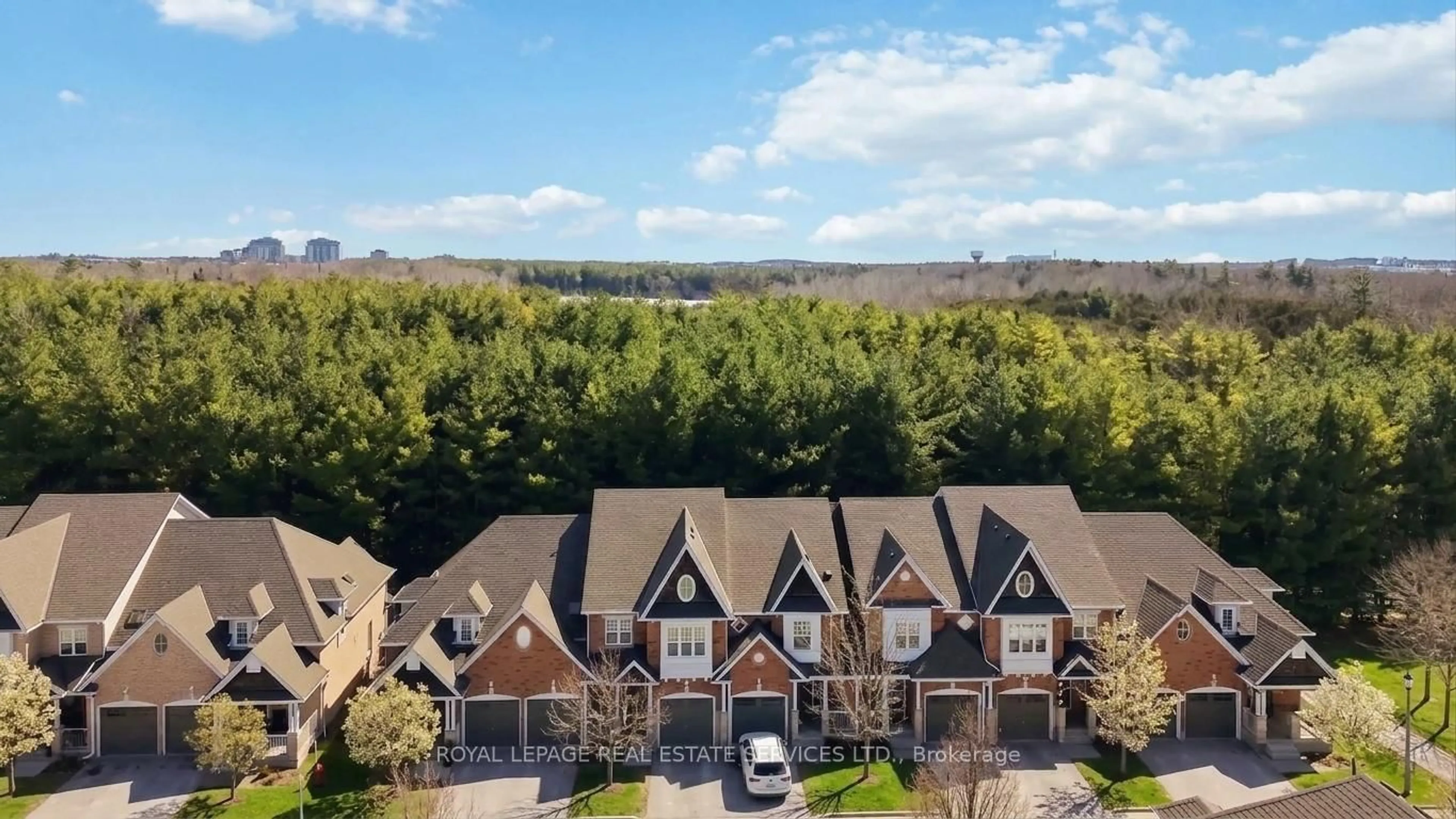 A pic from outside/outdoor area/front of a property/back of a property/a pic from drone, mountain view for 165 Terraview Cres #48, Guelph Ontario N1G 5G7