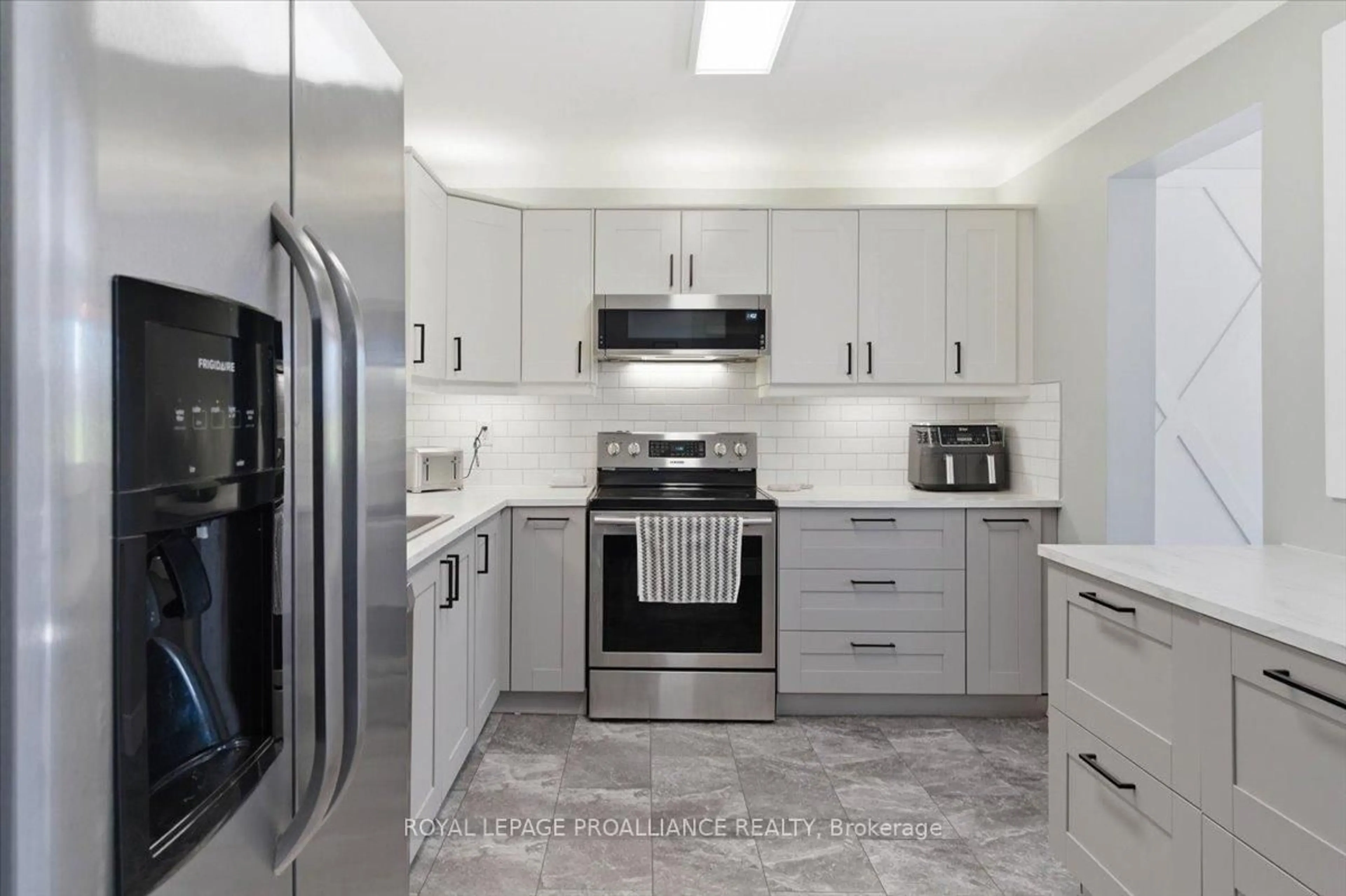 Standard kitchen, ceramic/tile floor for 95 Progress Ave, Belleville Ontario K8N 2Z3