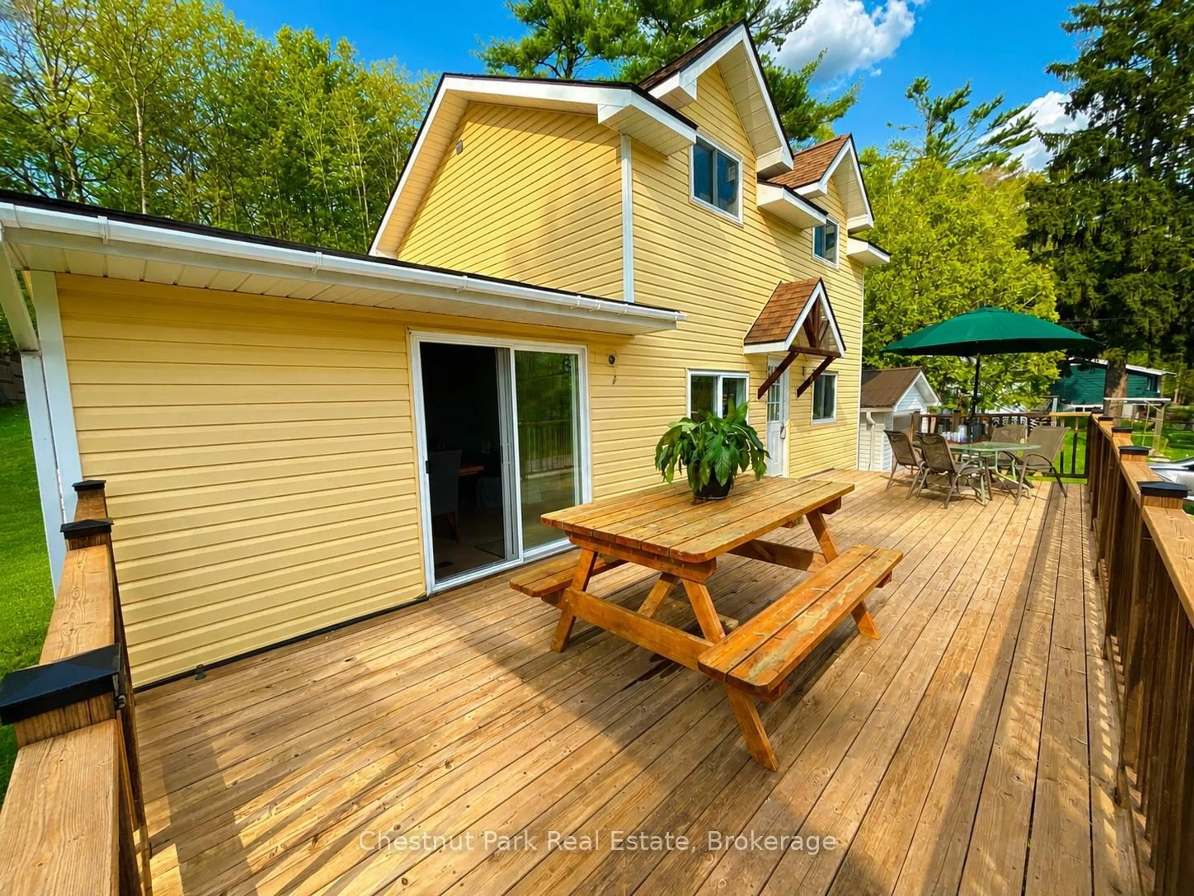 Patio, water/lake/river/ocean view for 12 Ferndale Rd, Muskoka Lakes Ontario P0B 1J0