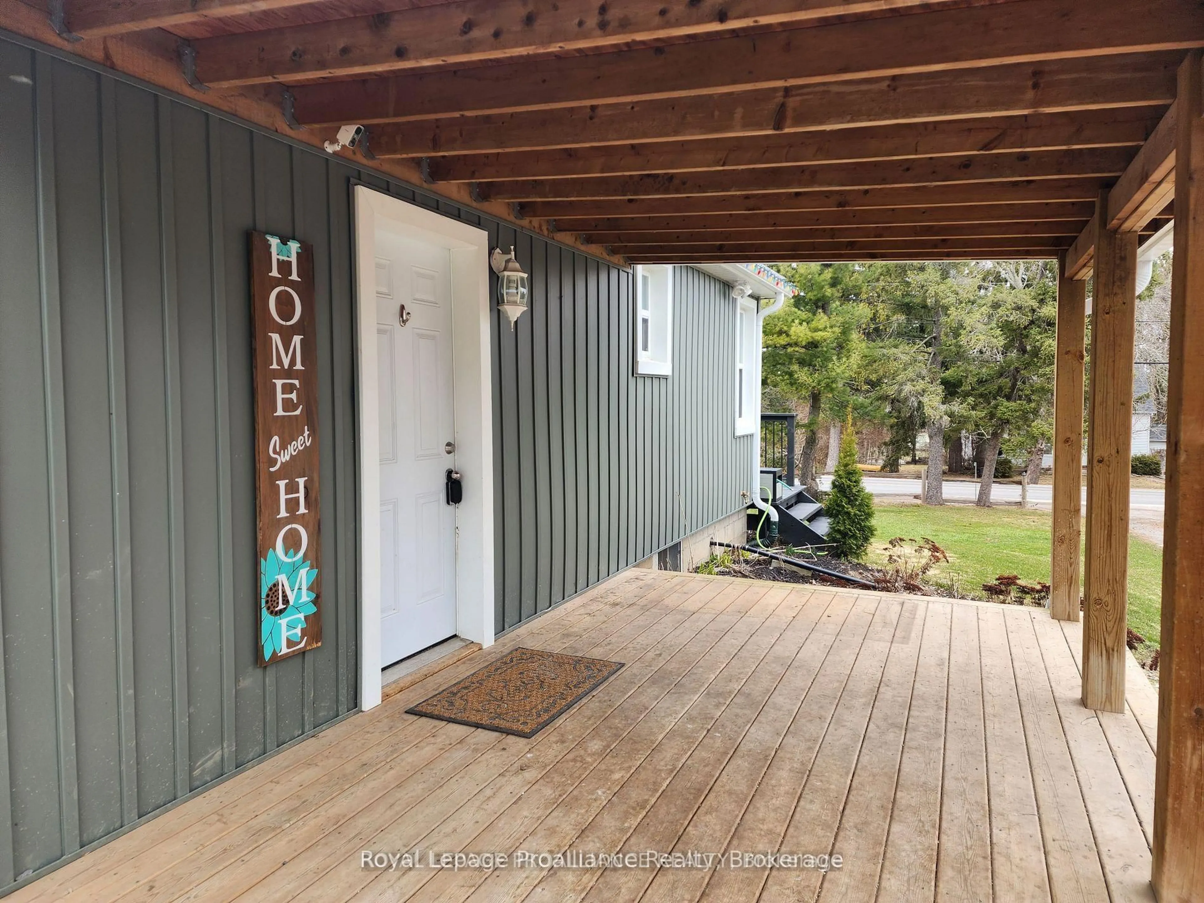 Indoor entryway for 2307 County Rd 3, Prince Edward County Ontario K0K 1L0