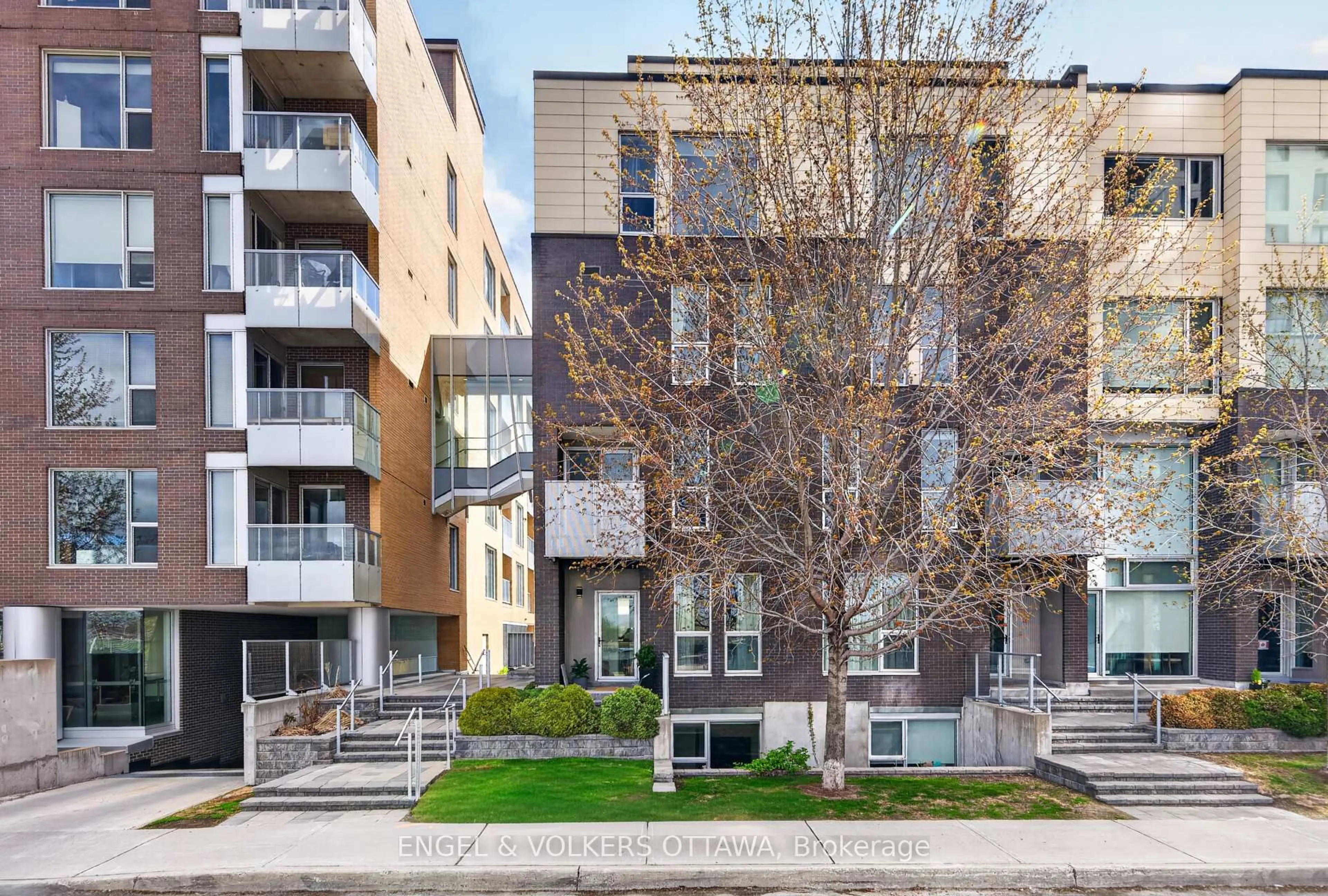 Patio, street for 300 Lett St #110, Ottawa Ontario K1R 0A8