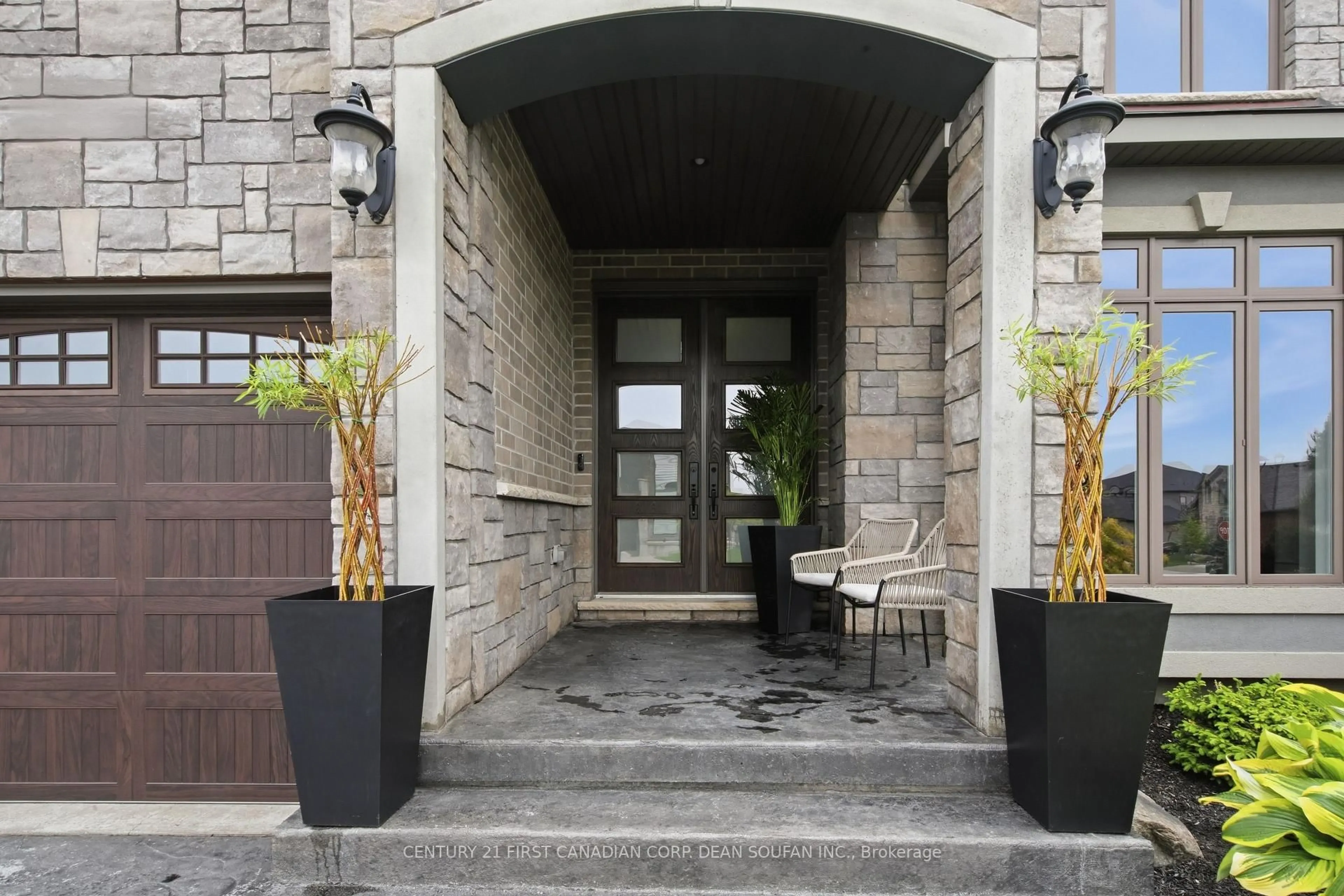 Indoor entryway for 3376 Mersea St, London South Ontario N6P 0G3
