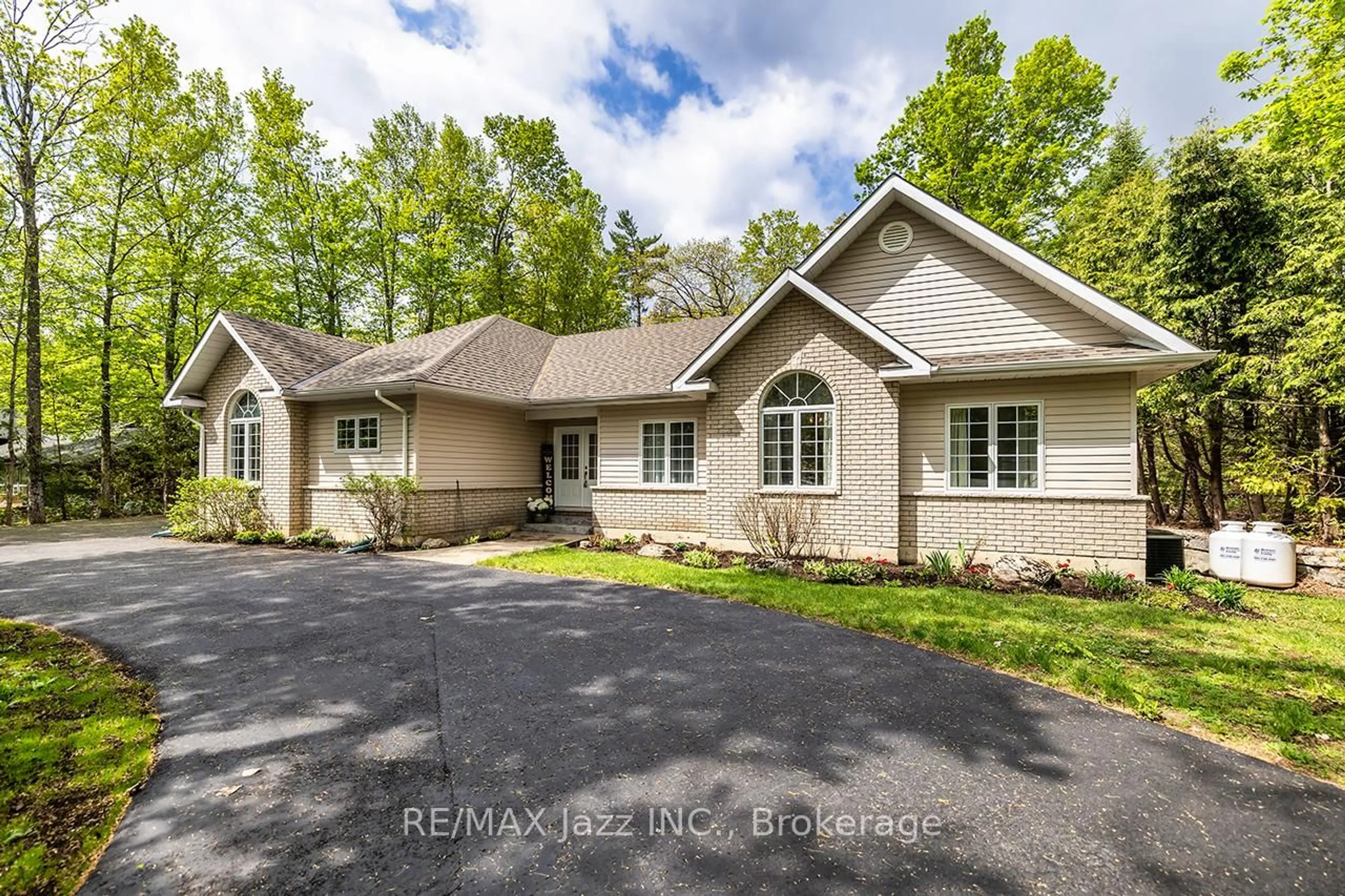 Home with vinyl exterior material, unknown for 72 Sumcot Dr, Trent Lakes Ontario K9J 6X2