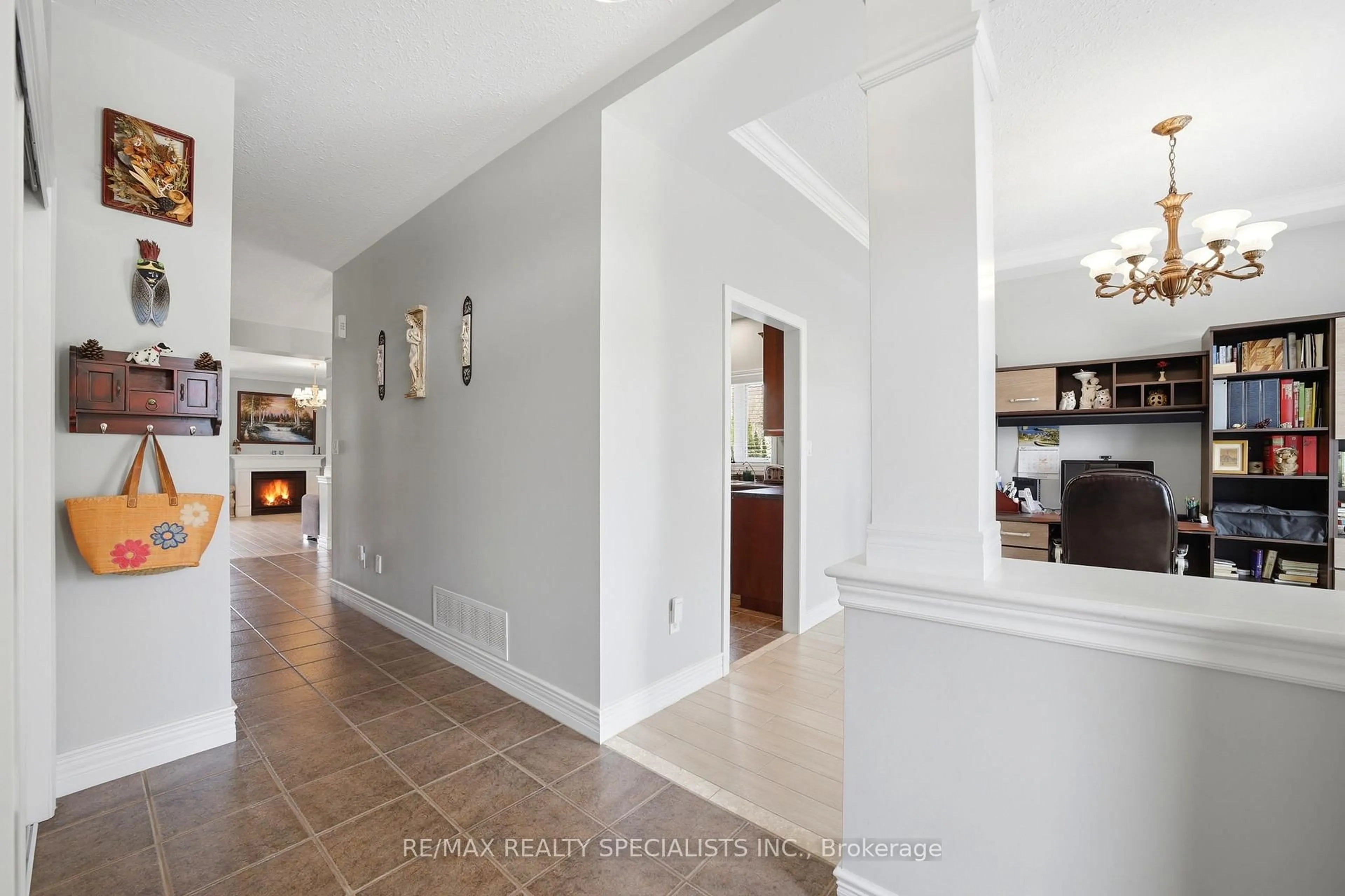Indoor entryway for 137 WHEELER Crt, Guelph/Eramosa Ontario N0B 2K0