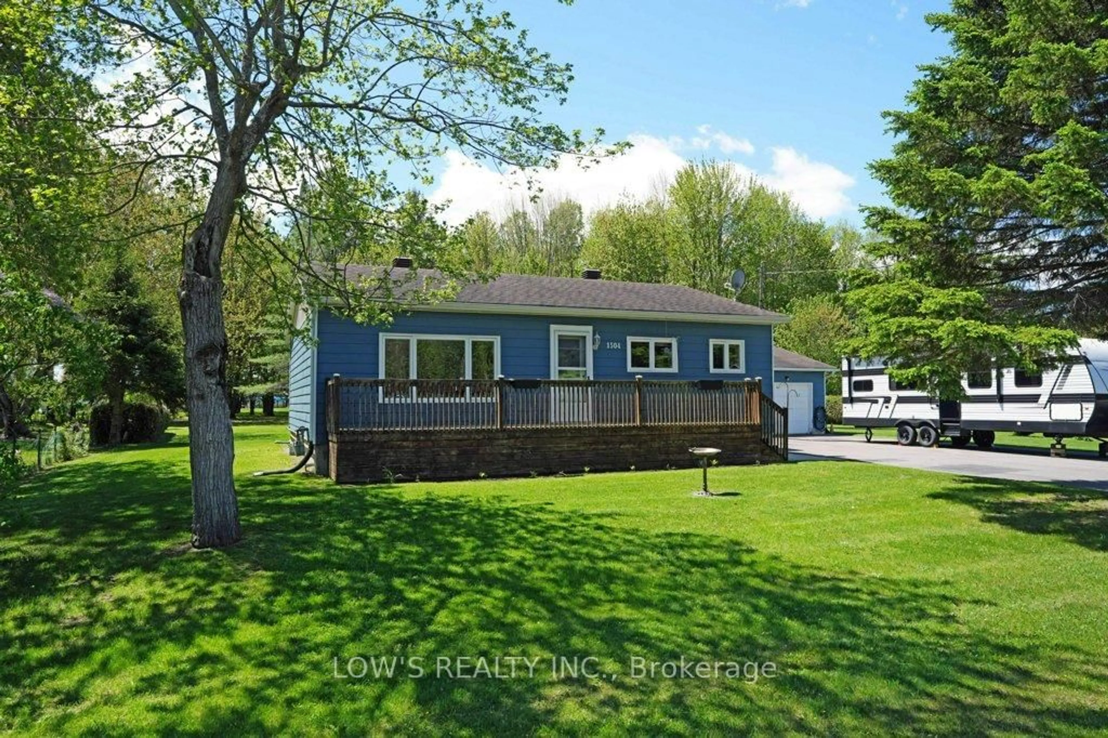 Home with vinyl exterior material, water/lake/river/ocean view for 1504 Ste Anne Rd, Champlain Ontario K0B 1K0