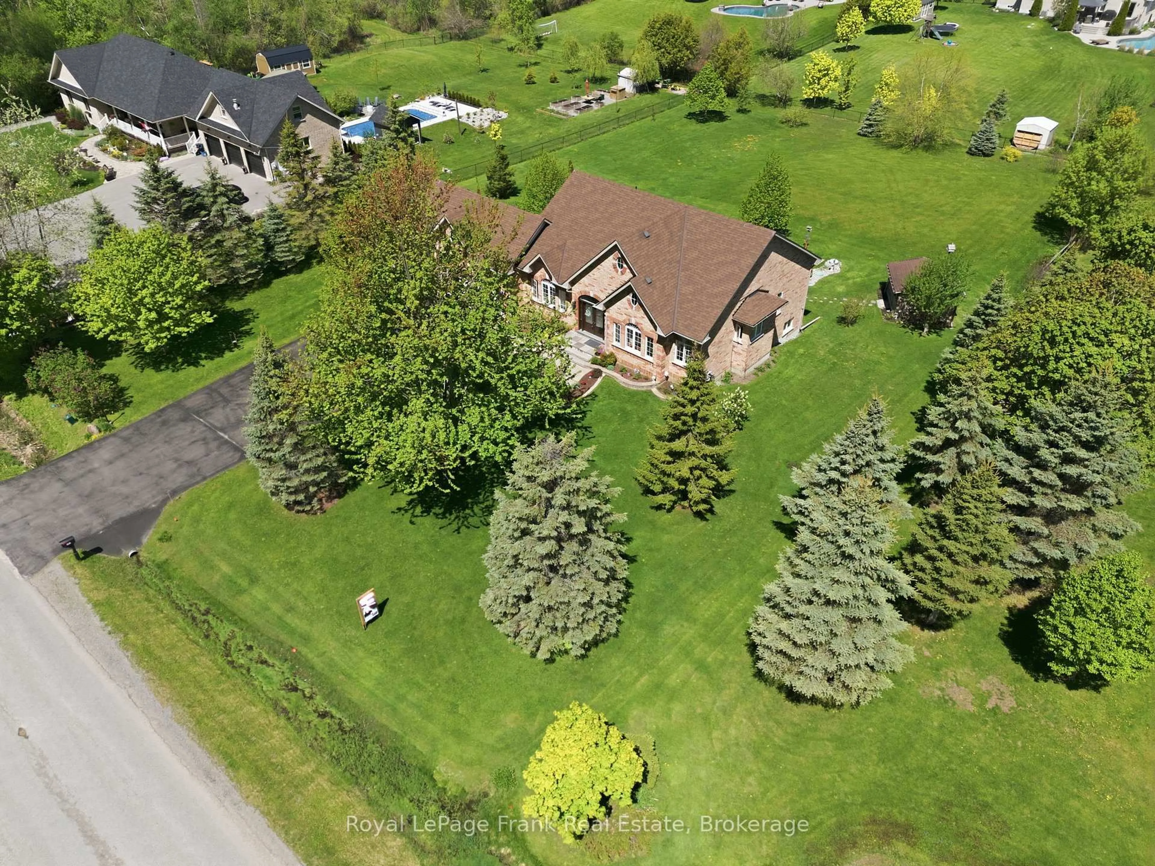 A pic from outside/outdoor area/front of a property/back of a property/a pic from drone, street for 197 McGill Dr, Kawartha Lakes Ontario K9V 4R4