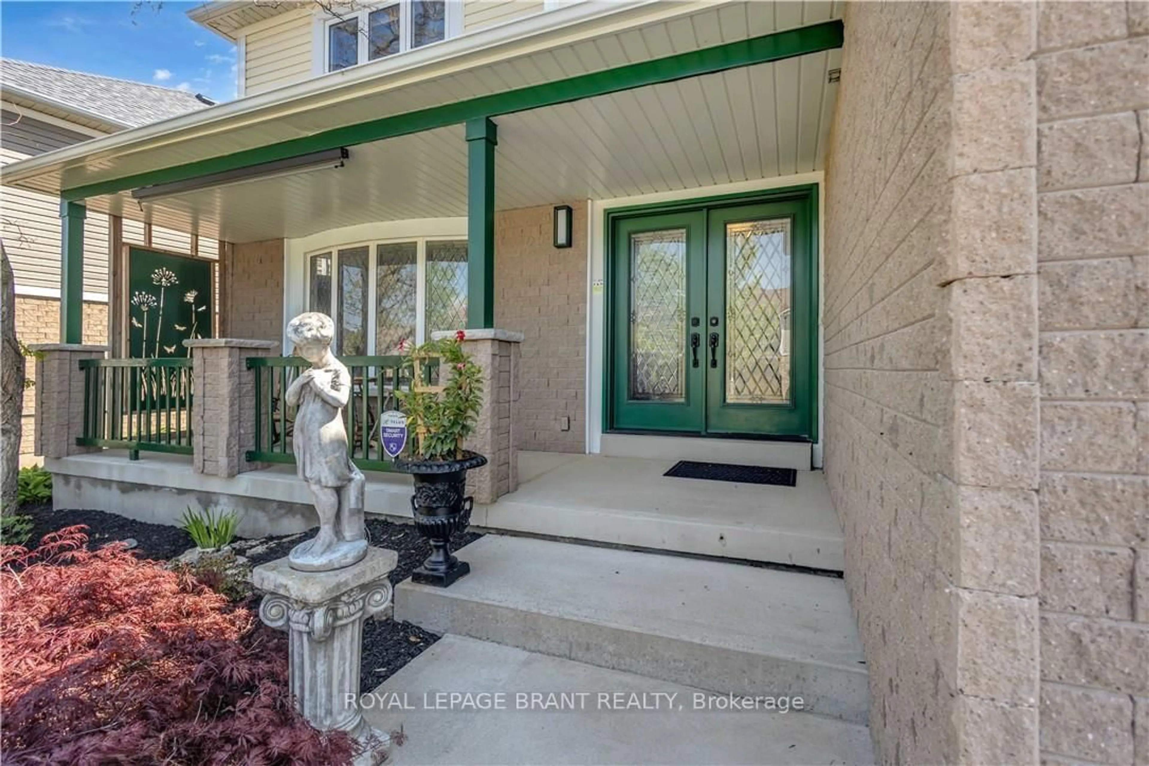 Indoor entryway for 69 Hunter Way, Brantford Ontario N3T 0A2