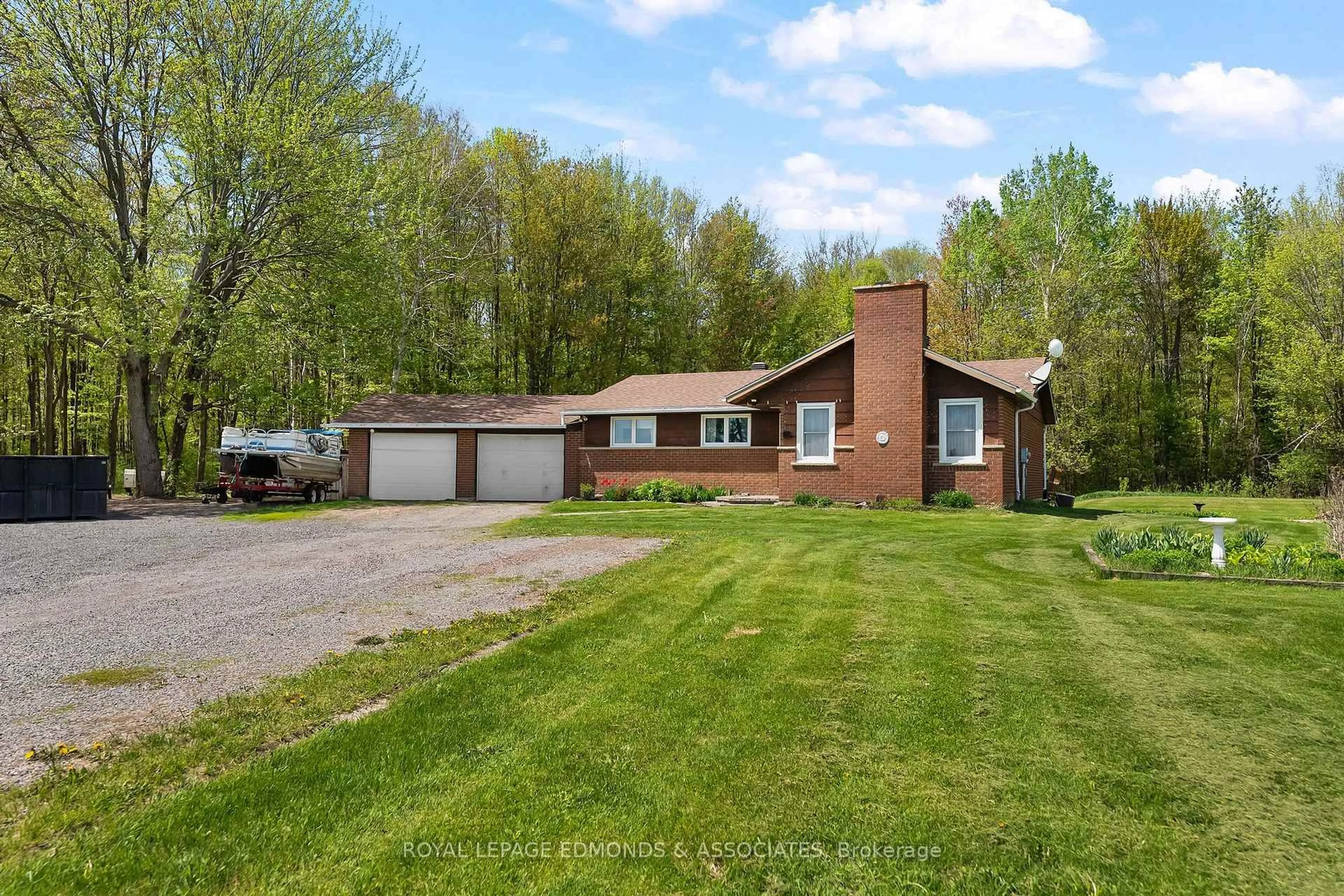 A pic from outside/outdoor area/front of a property/back of a property/a pic from drone, unknown for 346 Hila Rd, Pembroke Ontario K8A 6W3
