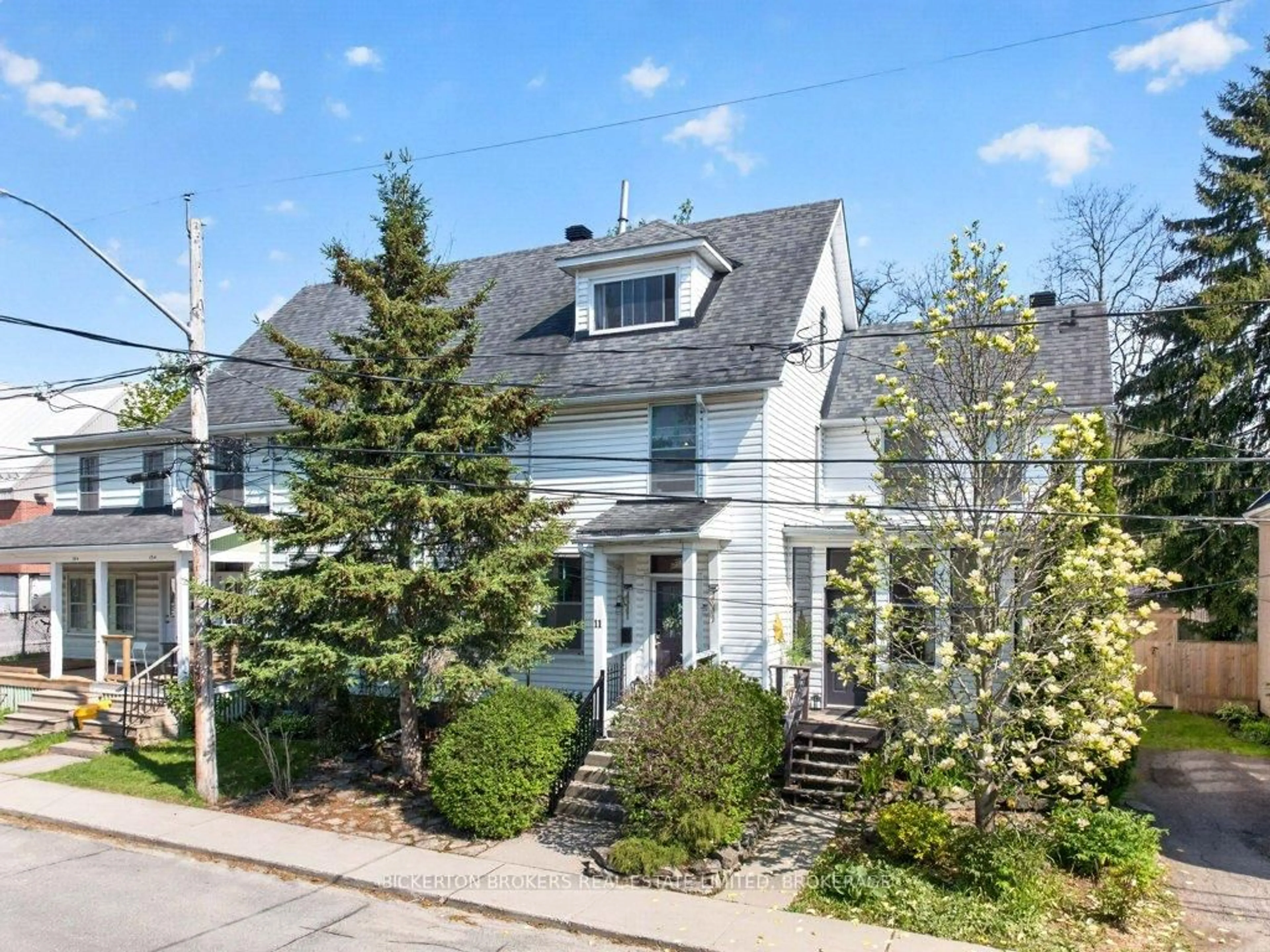 Unknown for 11 Emma St, Brockville Ontario K6V 1S6