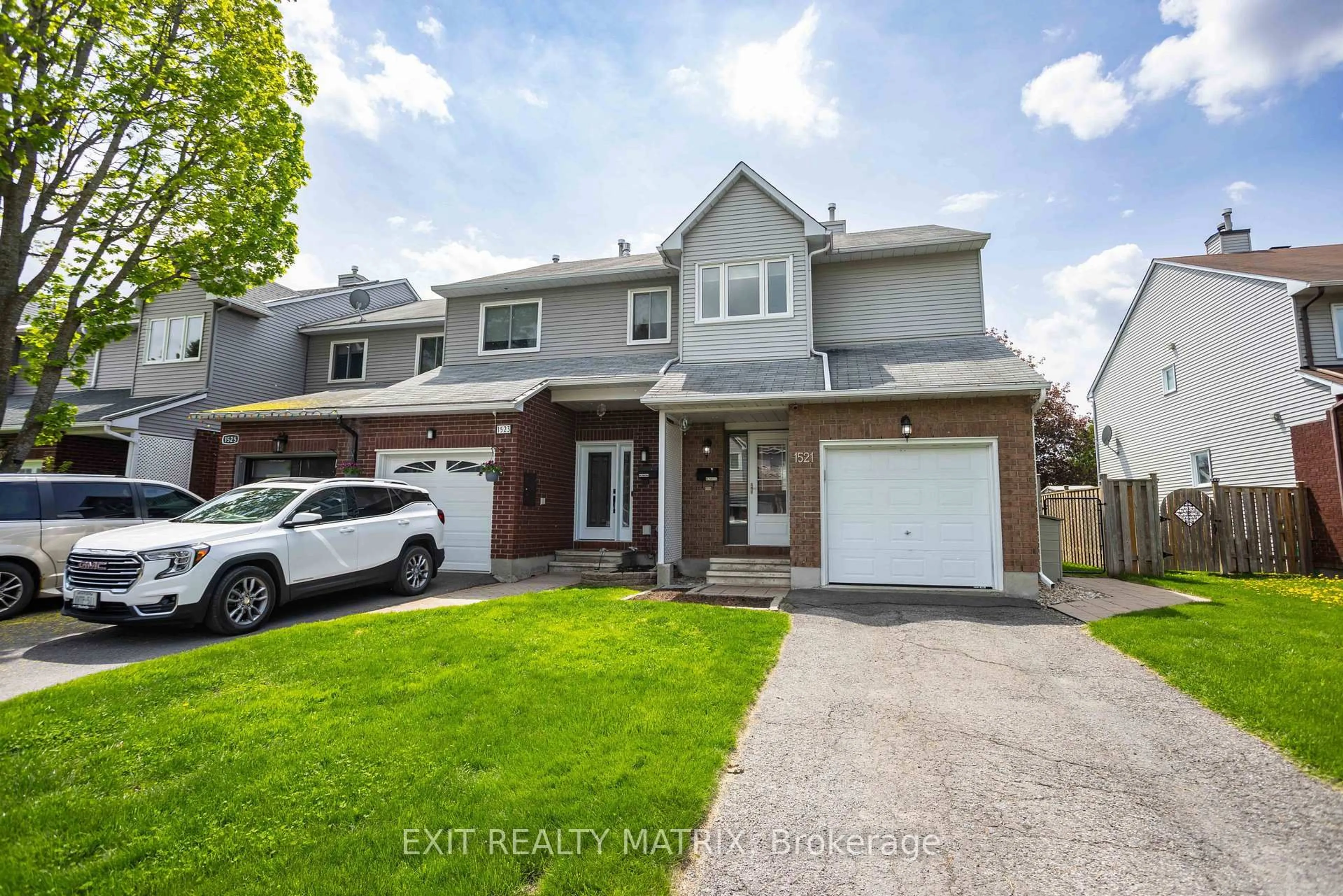 Home with brick exterior material, street for 1521 Briarfield Cres, Ottawa Ontario K4A 1Z9