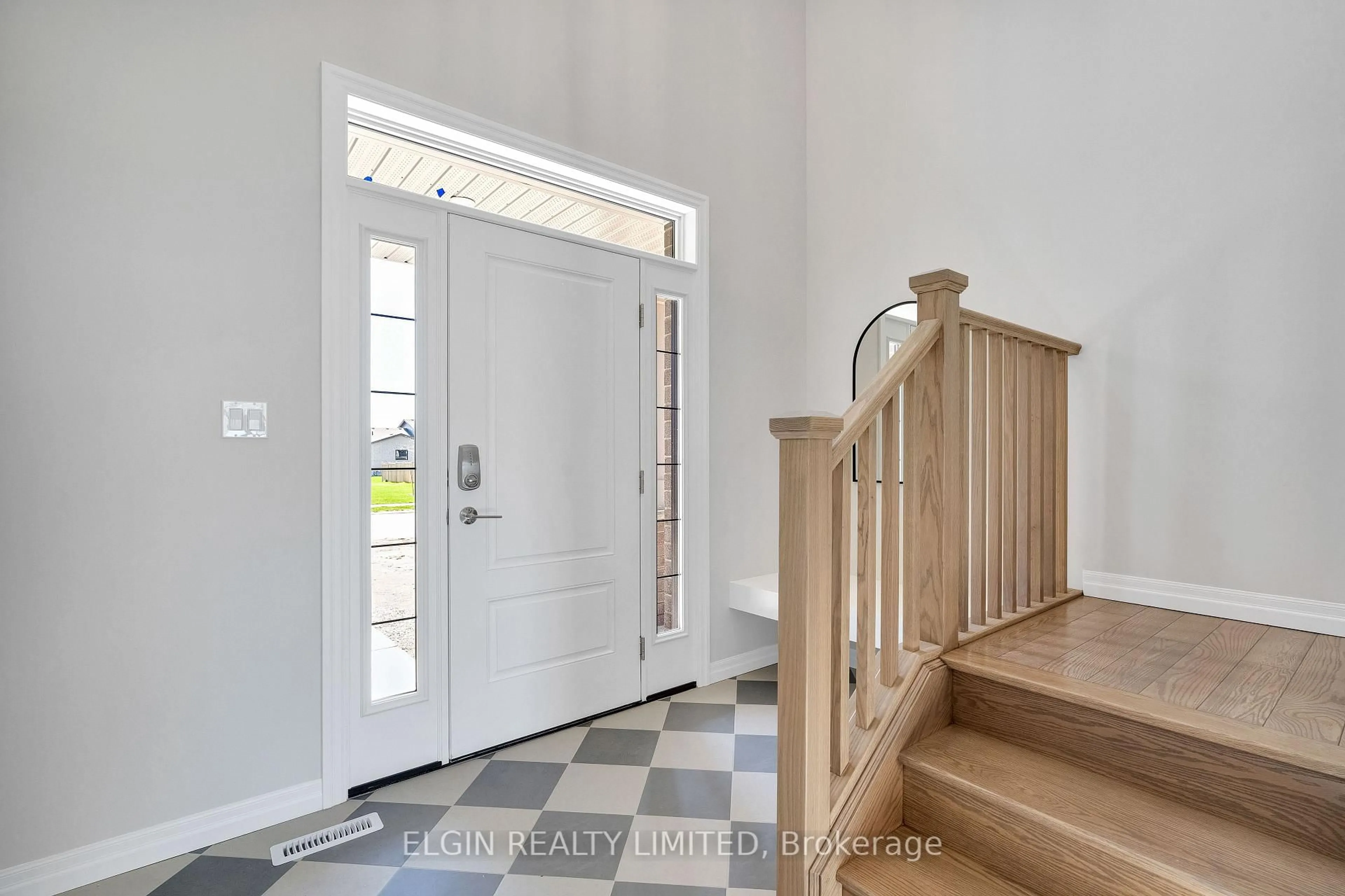 Indoor entryway for 4 Keba Cres, Tillsonburg Ontario N4G 0K6