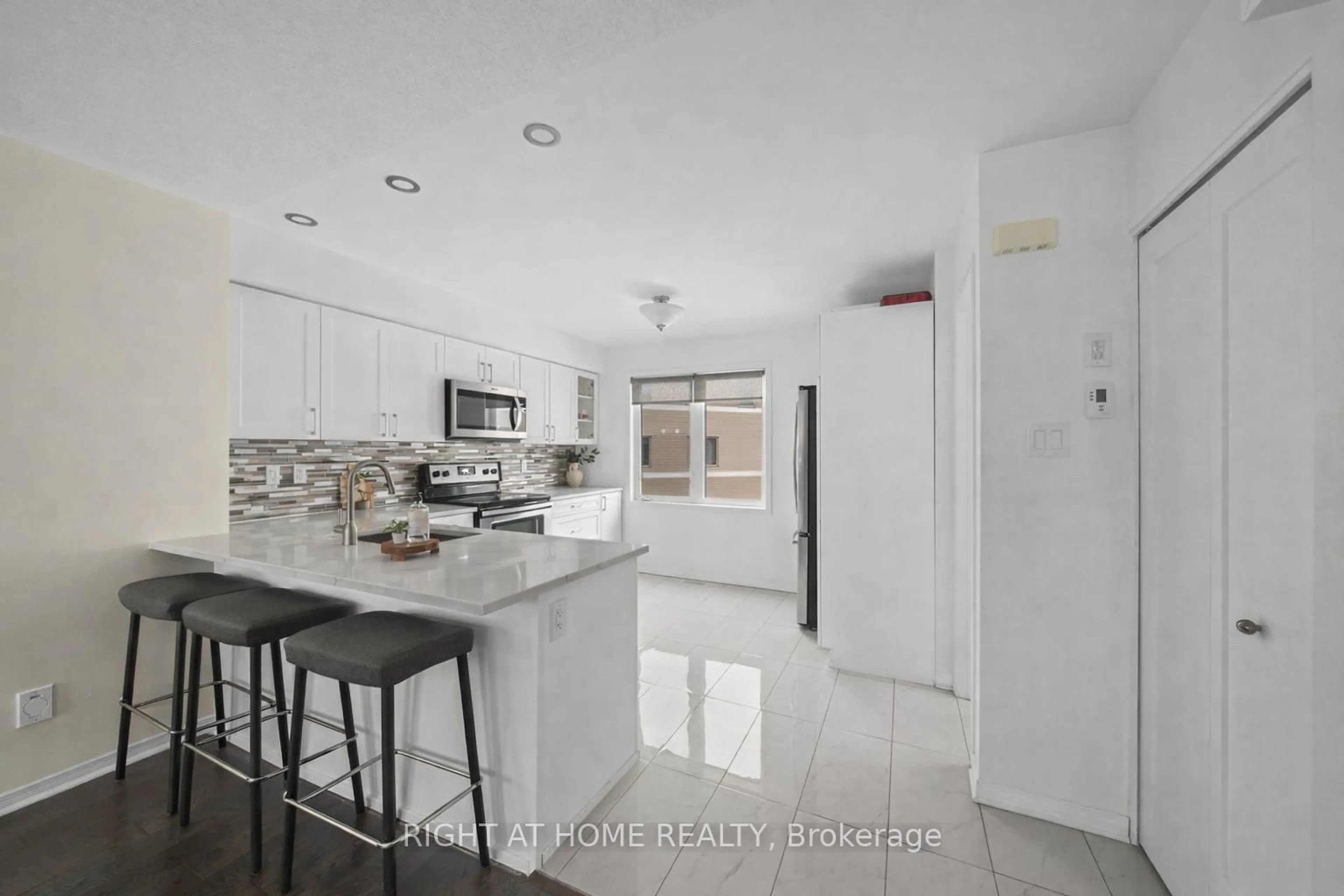 Open concept kitchen, ceramic/tile floor for 161 CAMDEN Private, Ottawa Ontario K2J 6J1
