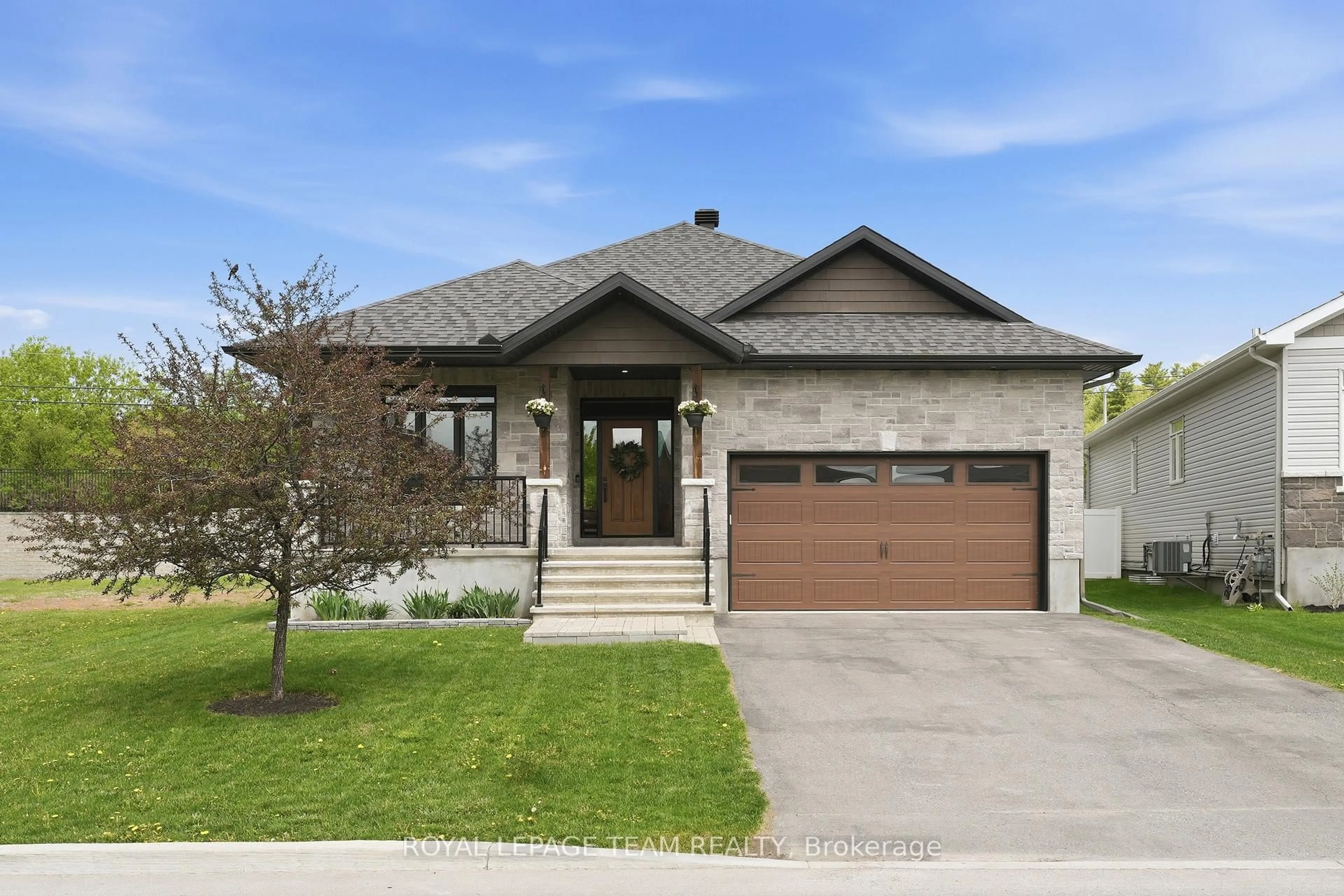 Home with brick exterior material, street for 757 Meadowridge Circ, Carp Ontario K0A 1L0