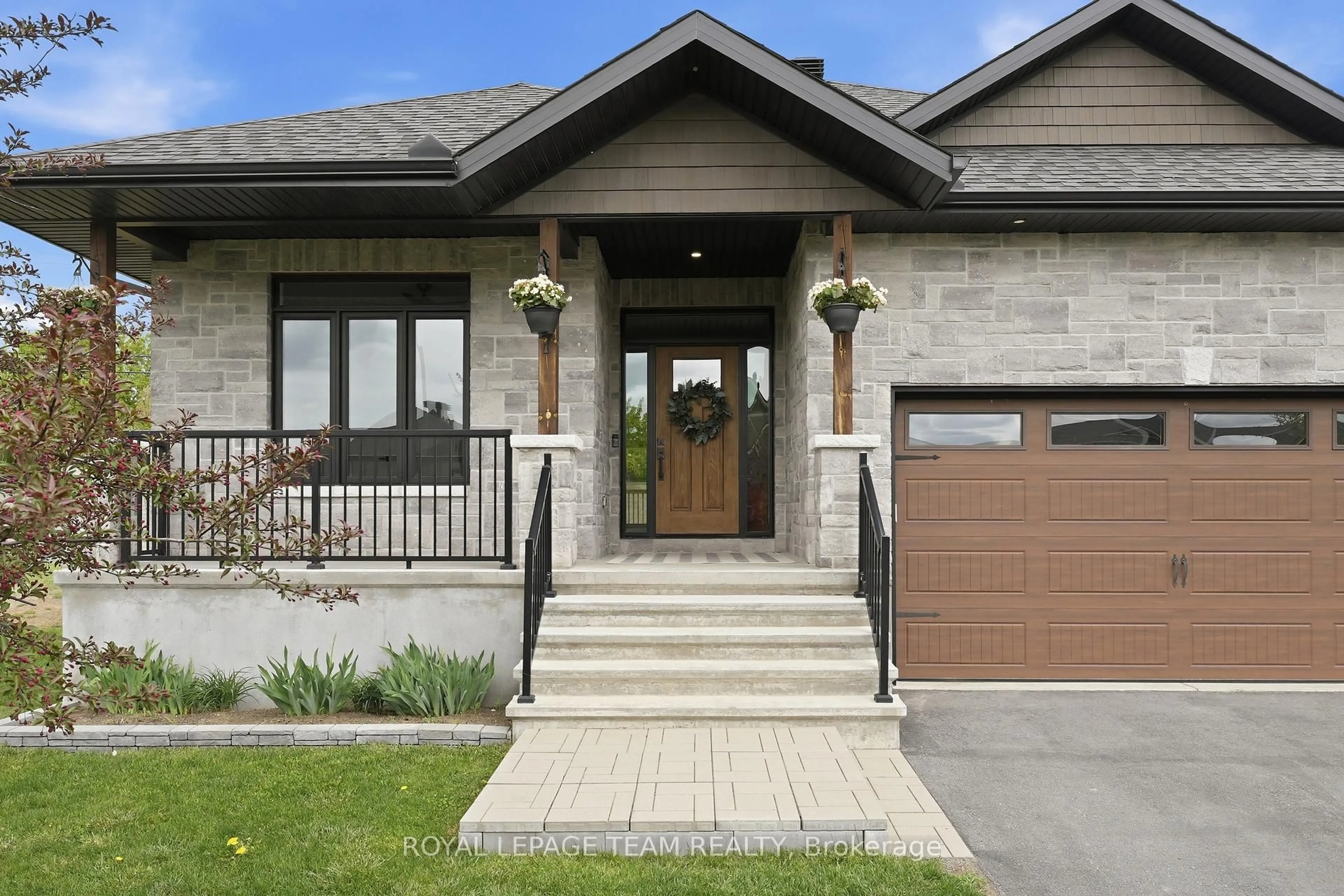 Home with brick exterior material, street for 757 Meadowridge Circ, Carp Ontario K0A 1L0
