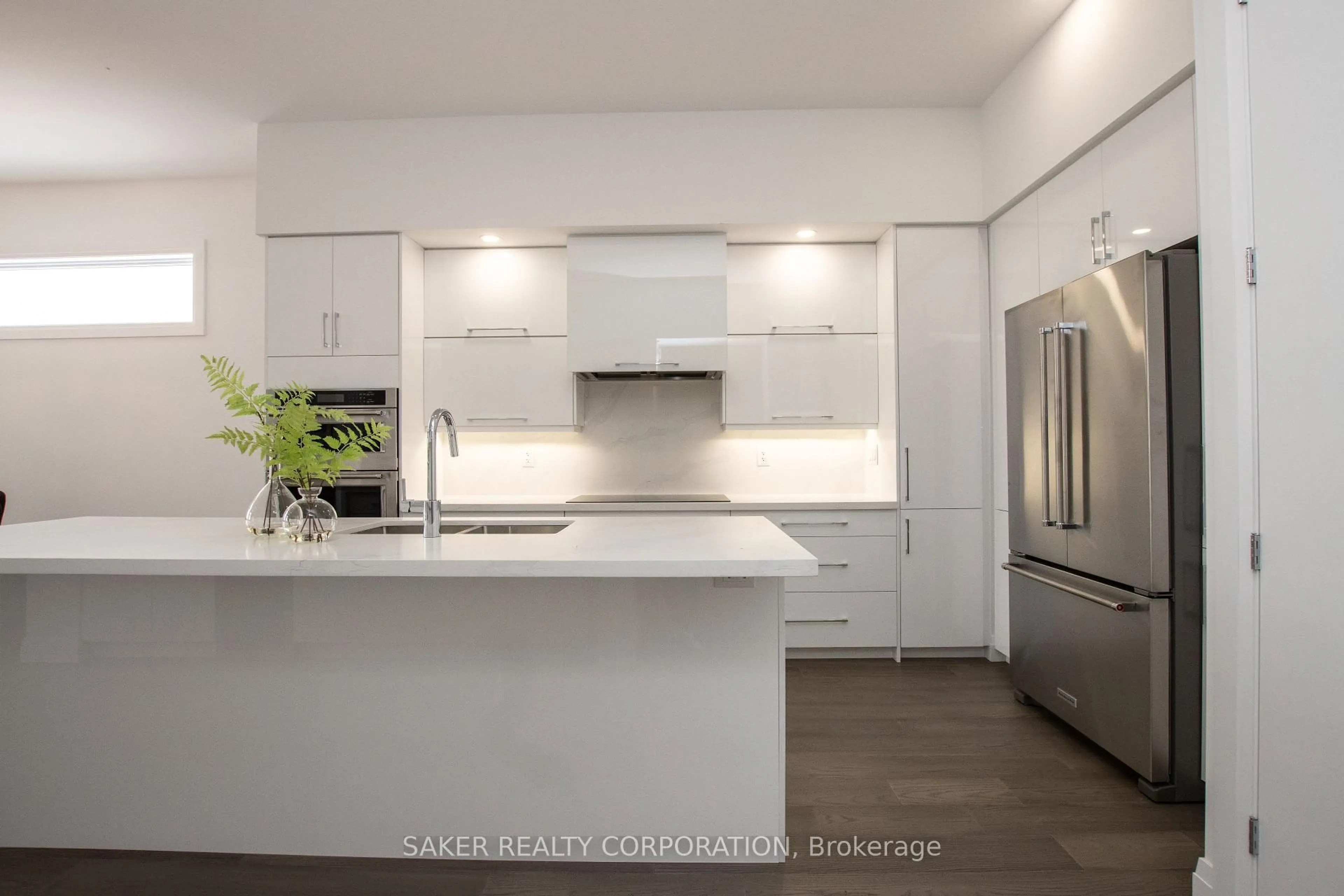 Contemporary kitchen, unknown for 495 Oakridge Dr #11, London North Ontario N6H 0H2