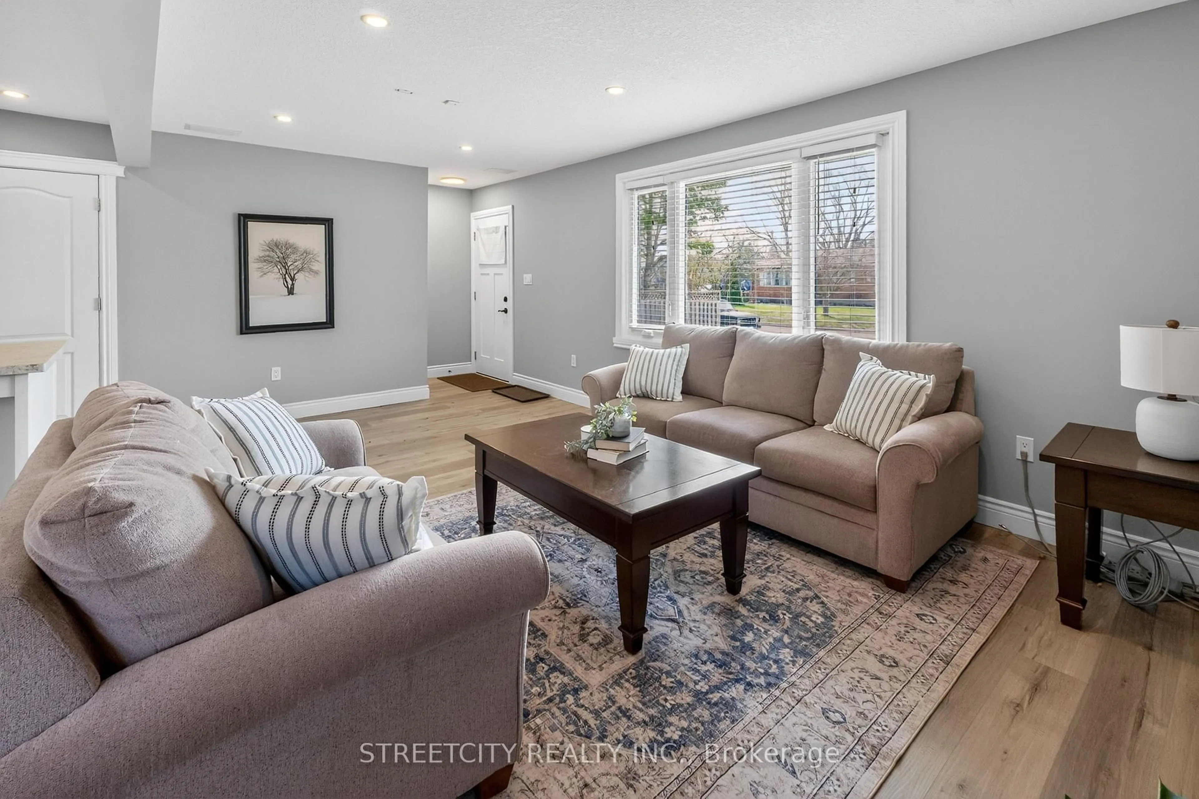 Living room with furniture, unknown for 3 Brinkman Crt, St. Thomas Ontario N5P 2G6