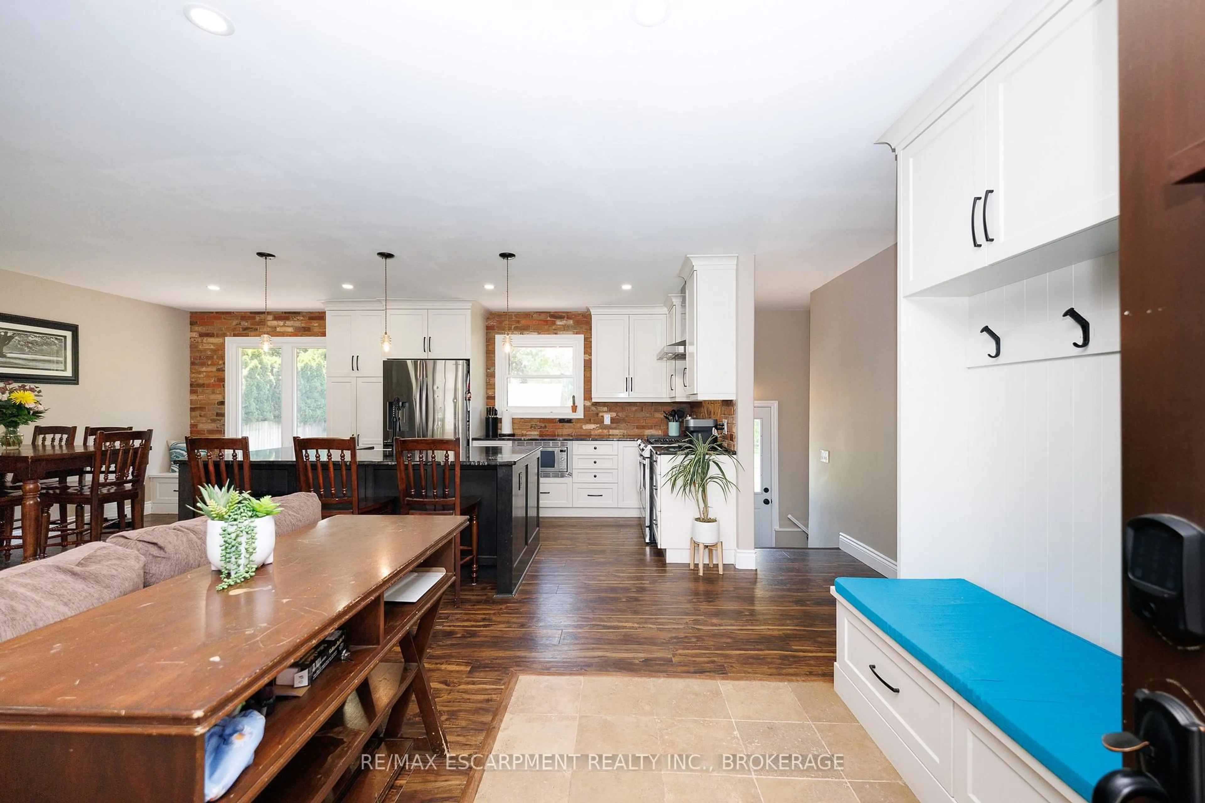 Open concept kitchen, unknown for 4036 Miller Ave, Lincoln Ontario L0R 2C0