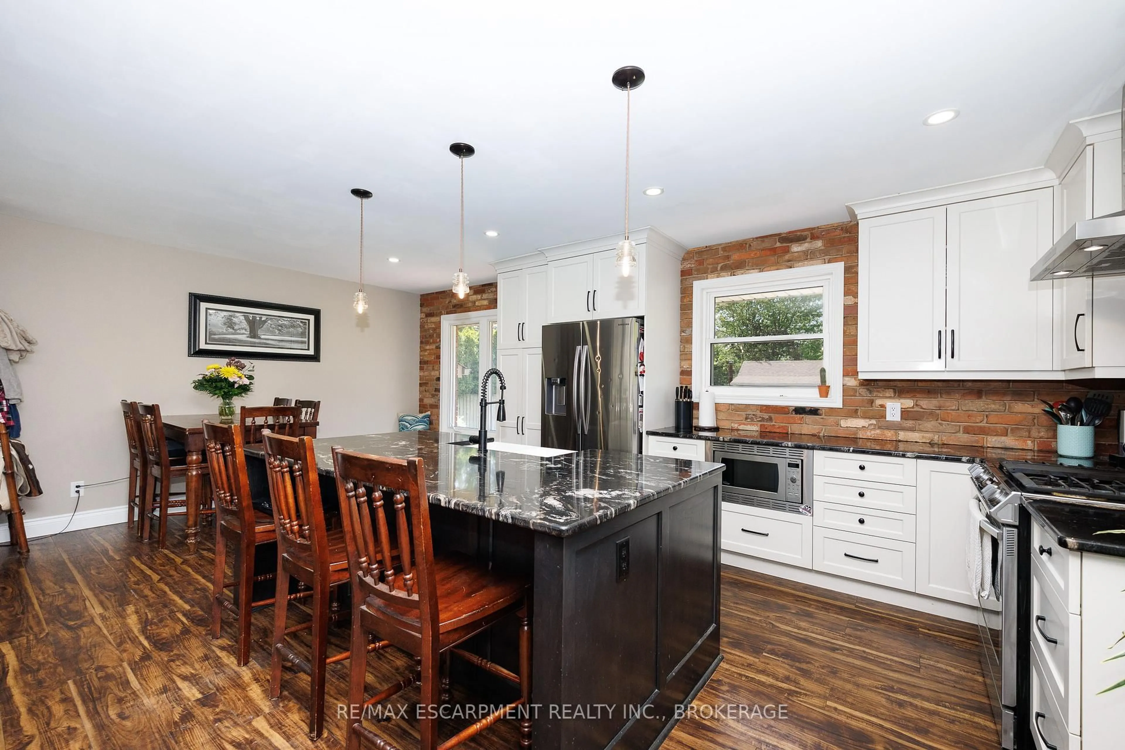 Open concept kitchen, unknown for 4036 Miller Ave, Lincoln Ontario L0R 2C0
