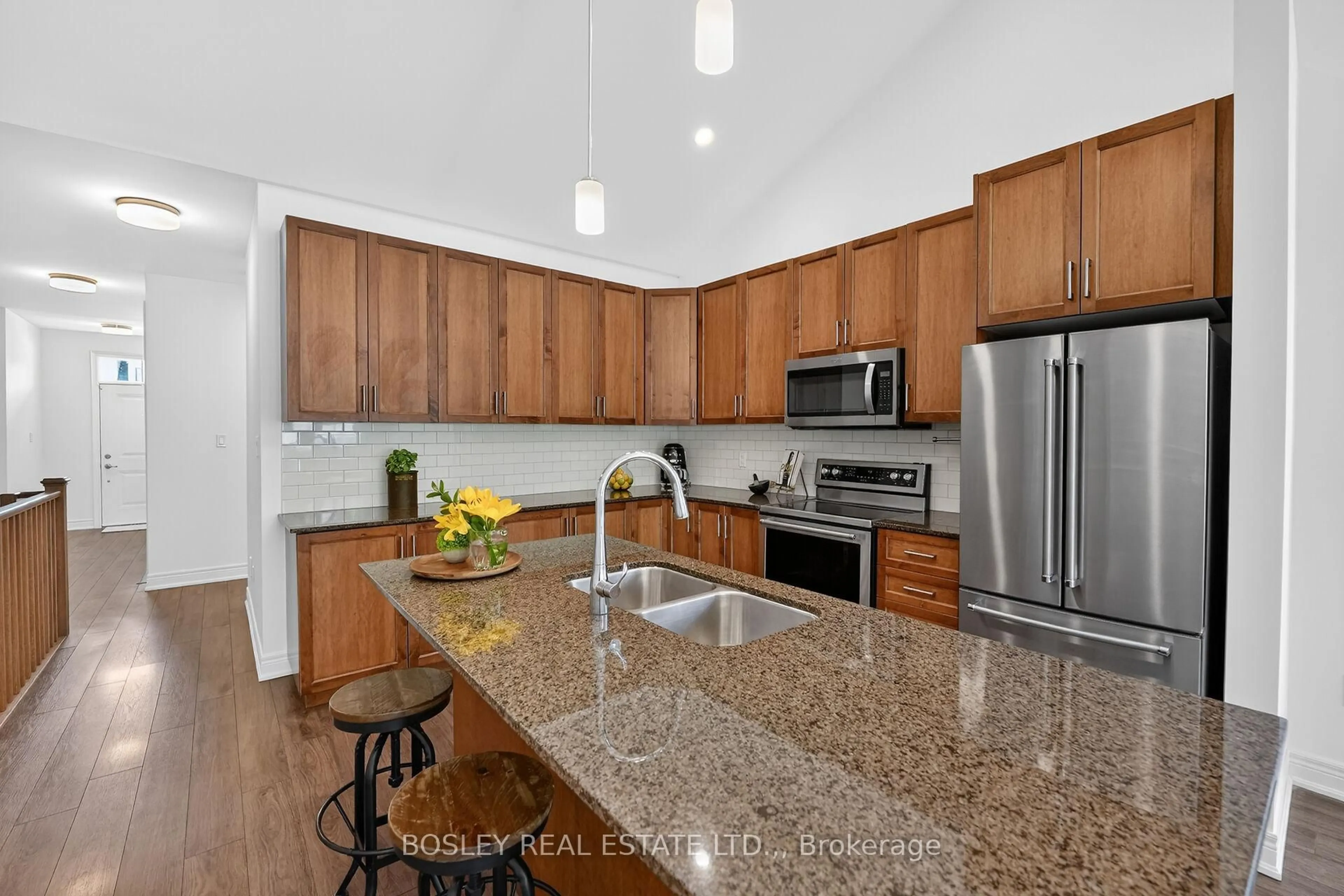 Open concept kitchen, ceramic/tile floor for 56 Paradise Grve, Niagara-on-the-Lake Ontario L0S 1T0