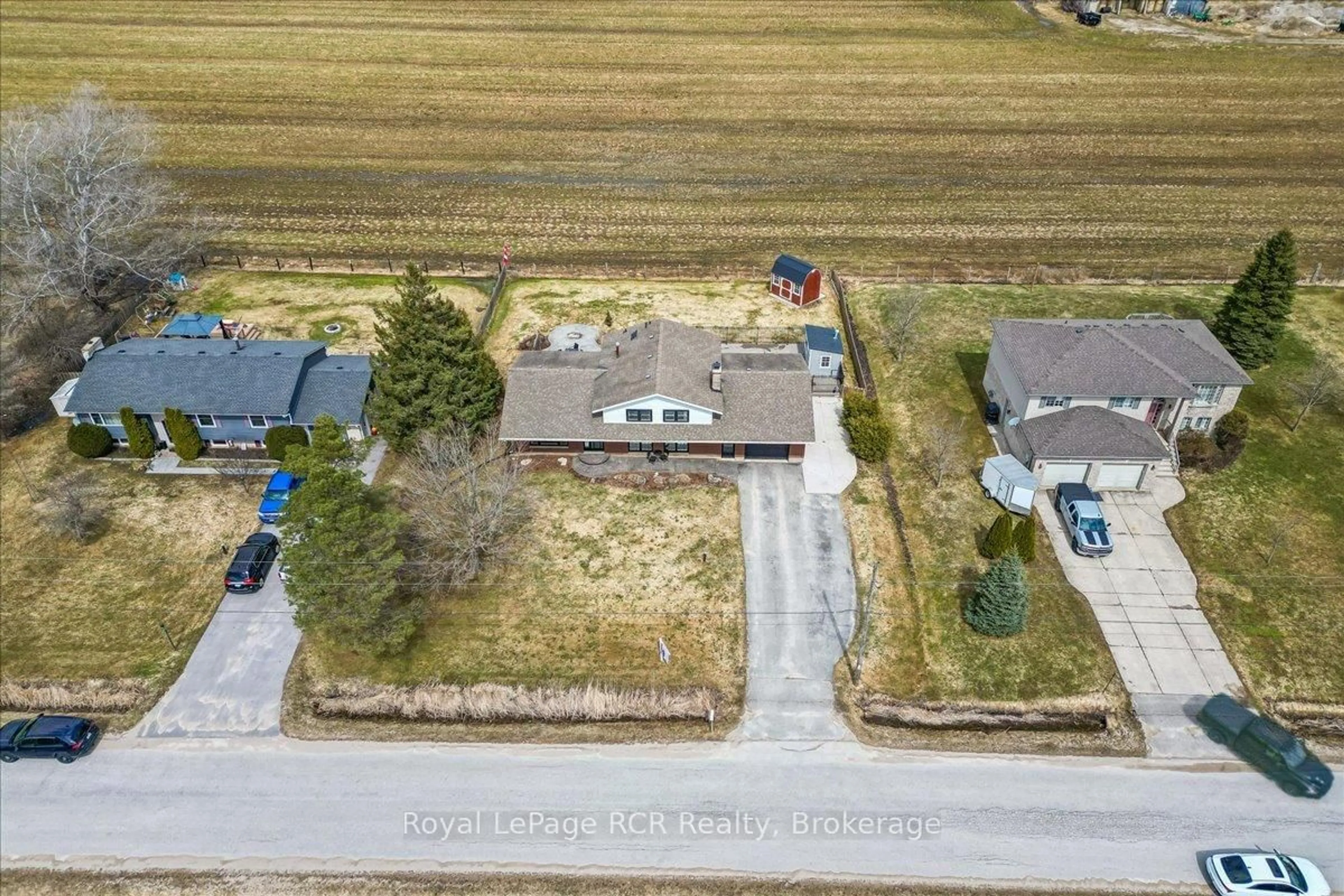 A pic from outside/outdoor area/front of a property/back of a property/a pic from drone, unknown for 883 30th St, Georgian Bluffs Ontario N4K 6V5