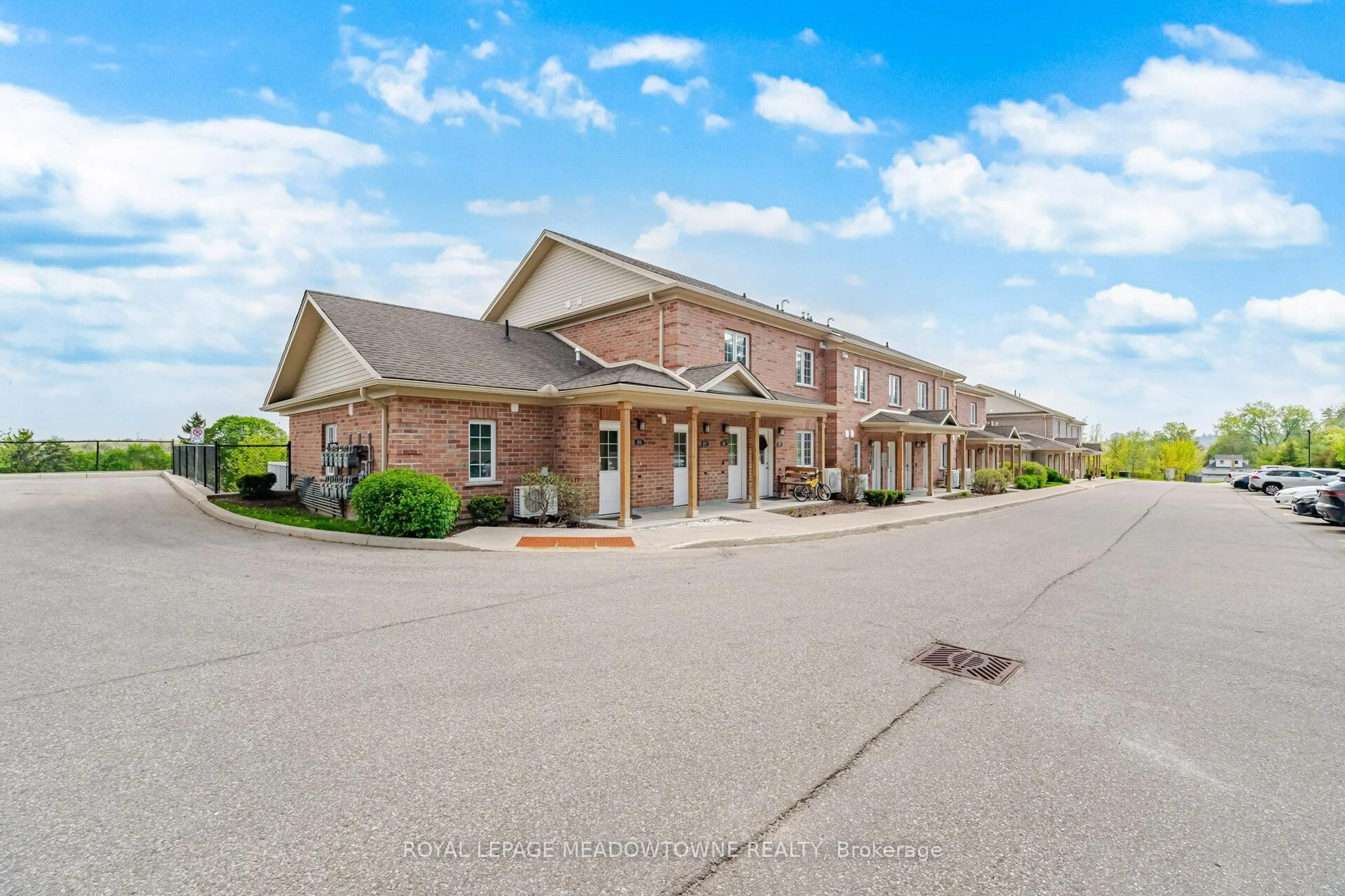 Patio, building for 7 Cityview Dr #207, Guelph Ontario N1E 0R1