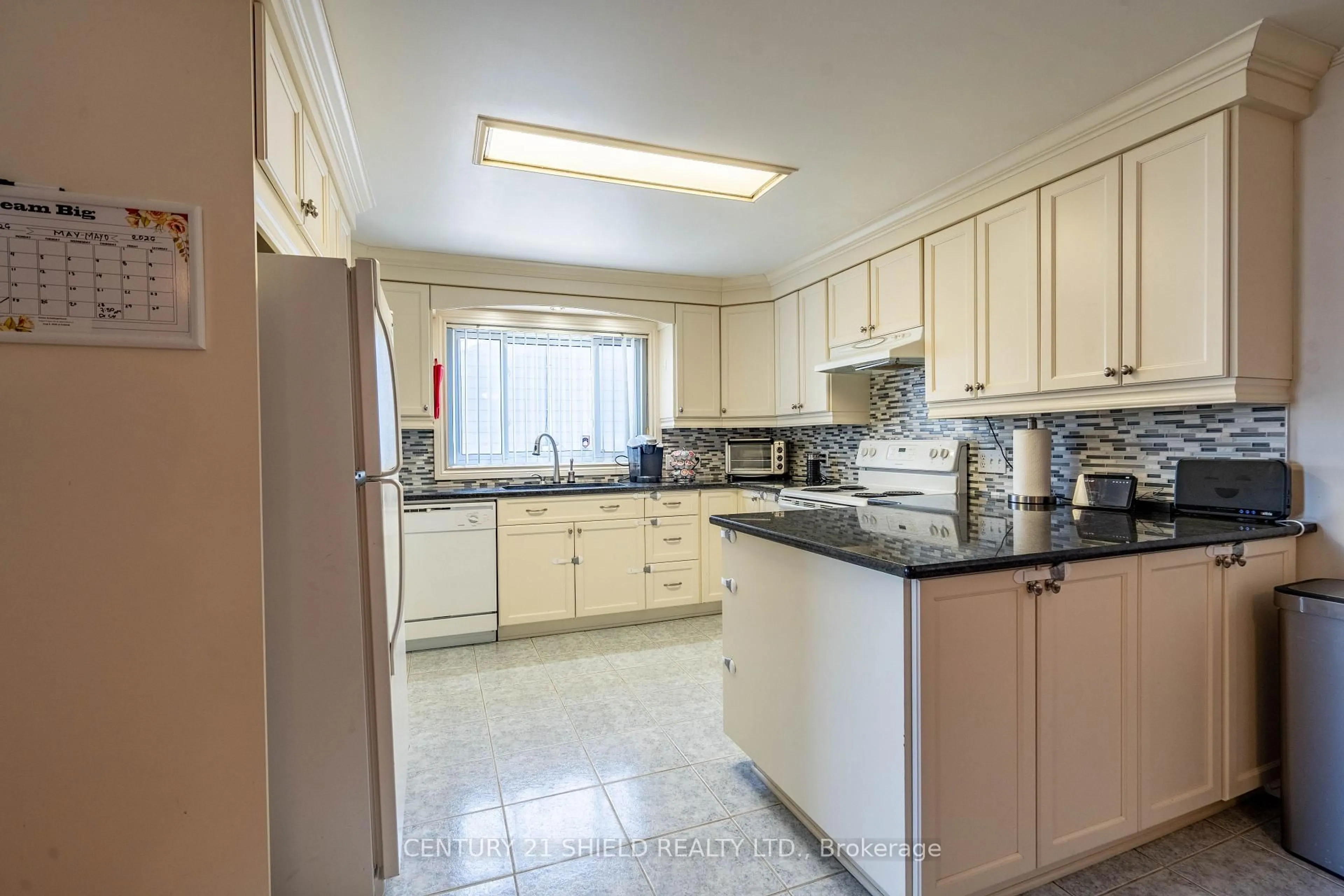 Standard kitchen, ceramic/tile floor for 1320 Aubin Ave, Cornwall Ontario K6J 4R8