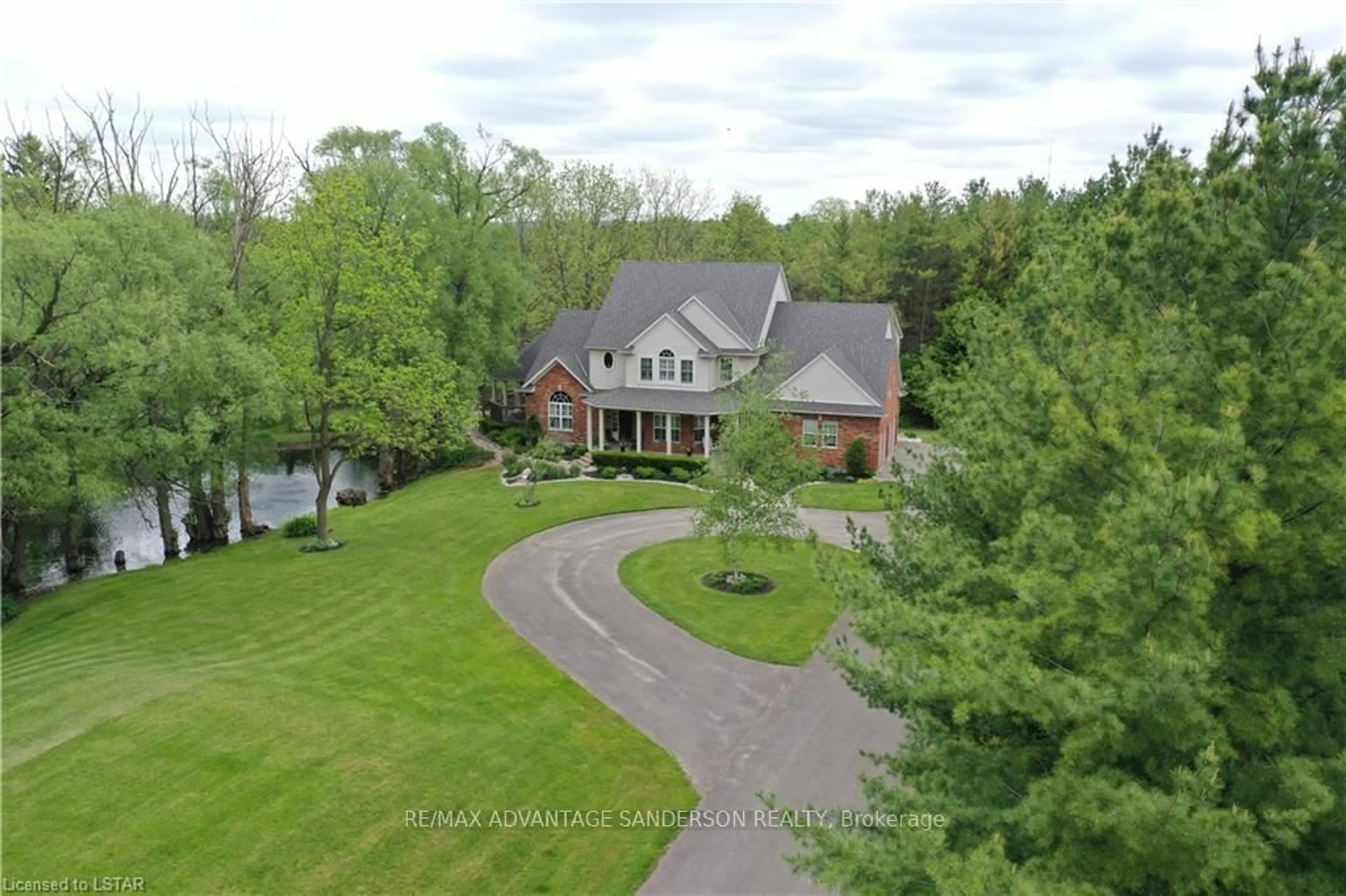 A pic from outside/outdoor area/front of a property/back of a property/a pic from drone, water/lake/river/ocean view for 1796 Gainsborough Rd, London North Ontario N6H 5L2