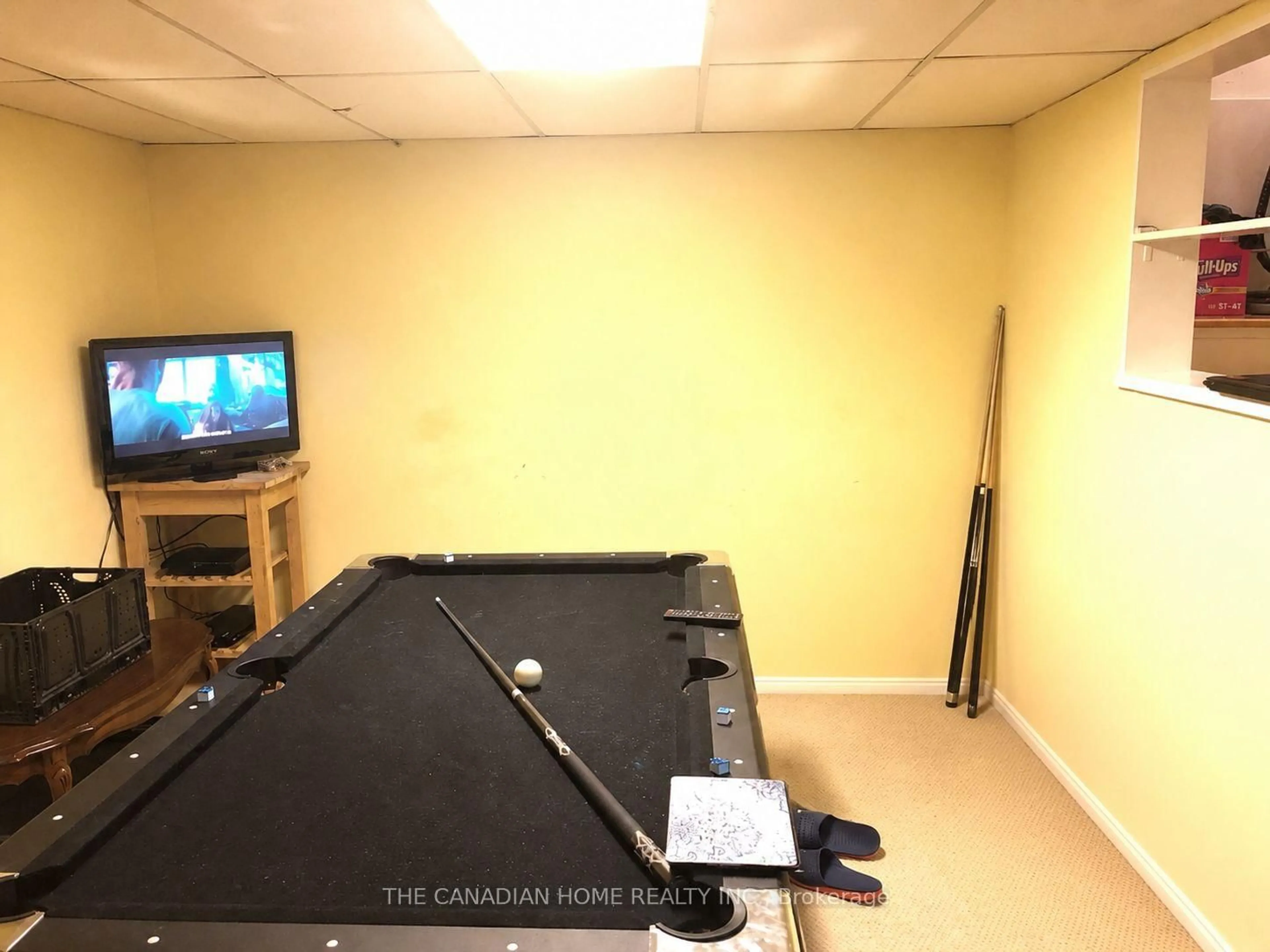 A pic of a room for 61 EXETER Dr, Barrhaven Ontario K2J 1V6