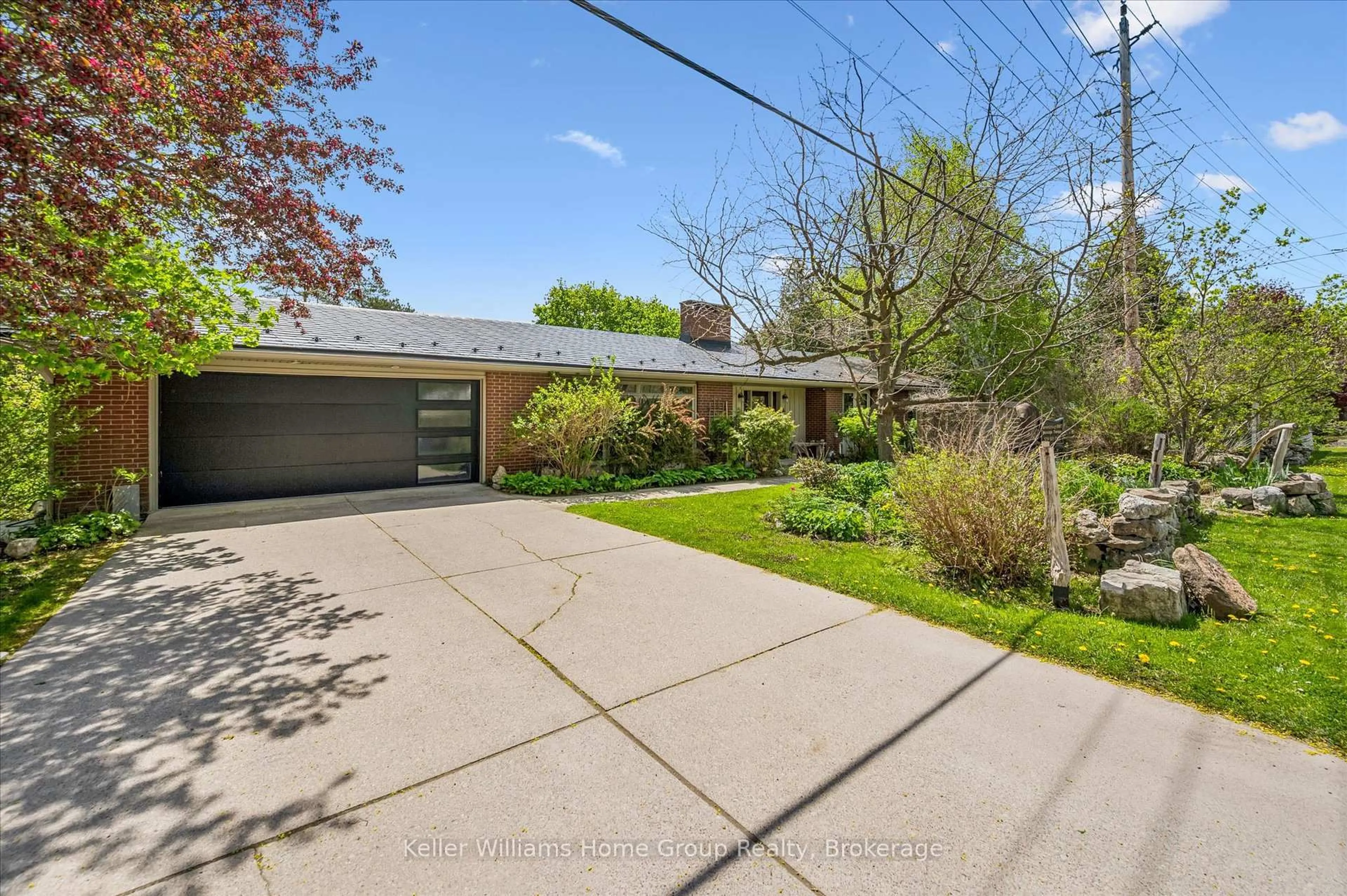 A pic from outside/outdoor area/front of a property/back of a property/a pic from drone, street for 223 East Mill St, Centre Wellington Ontario N0B 1S0
