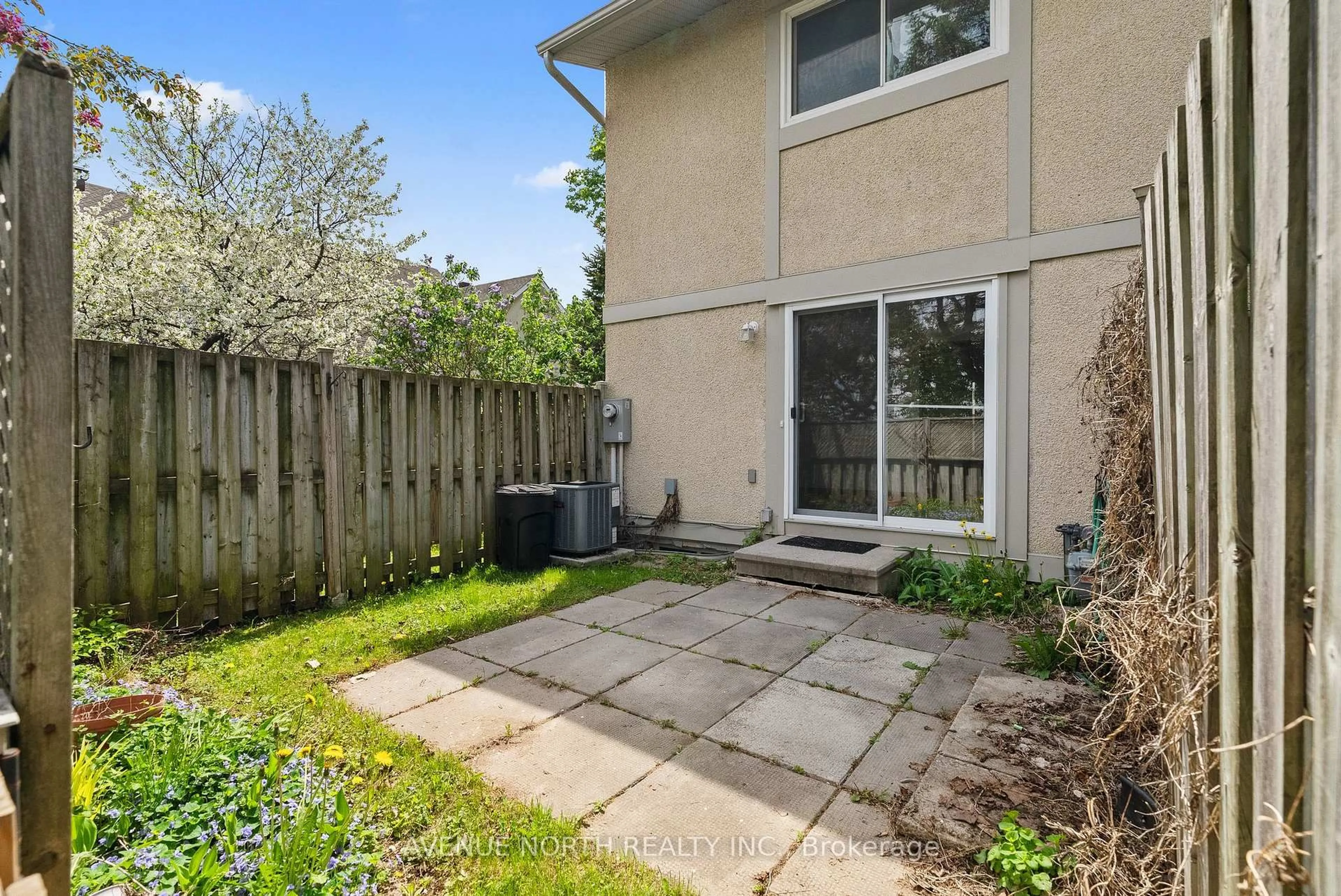 Patio, unknown for 1408 BALLARD Cres, Ottawa Ontario K1B 4Y0
