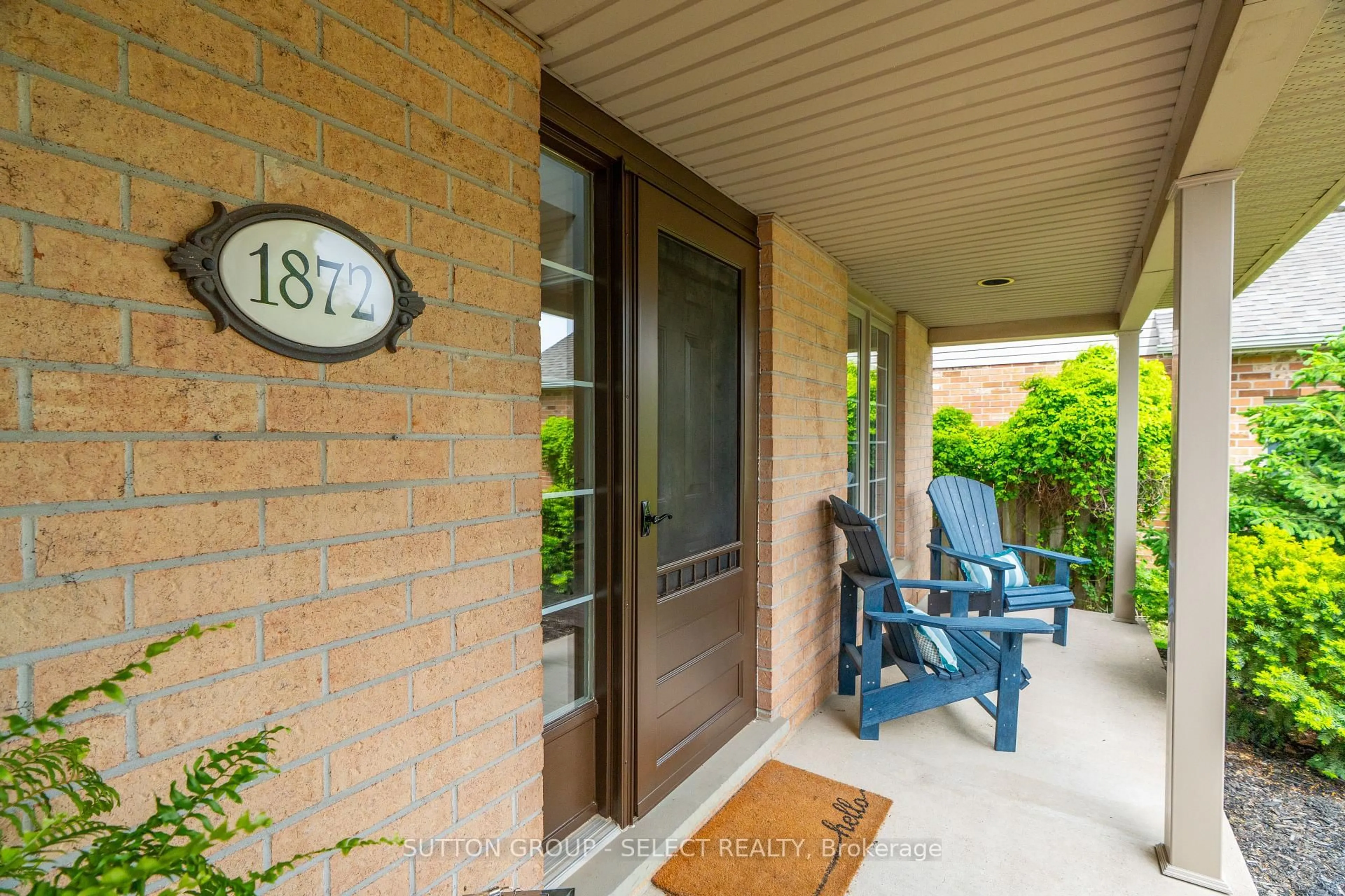 Indoor entryway for 1872 Downes Crt, London North Ontario N6G 5E8